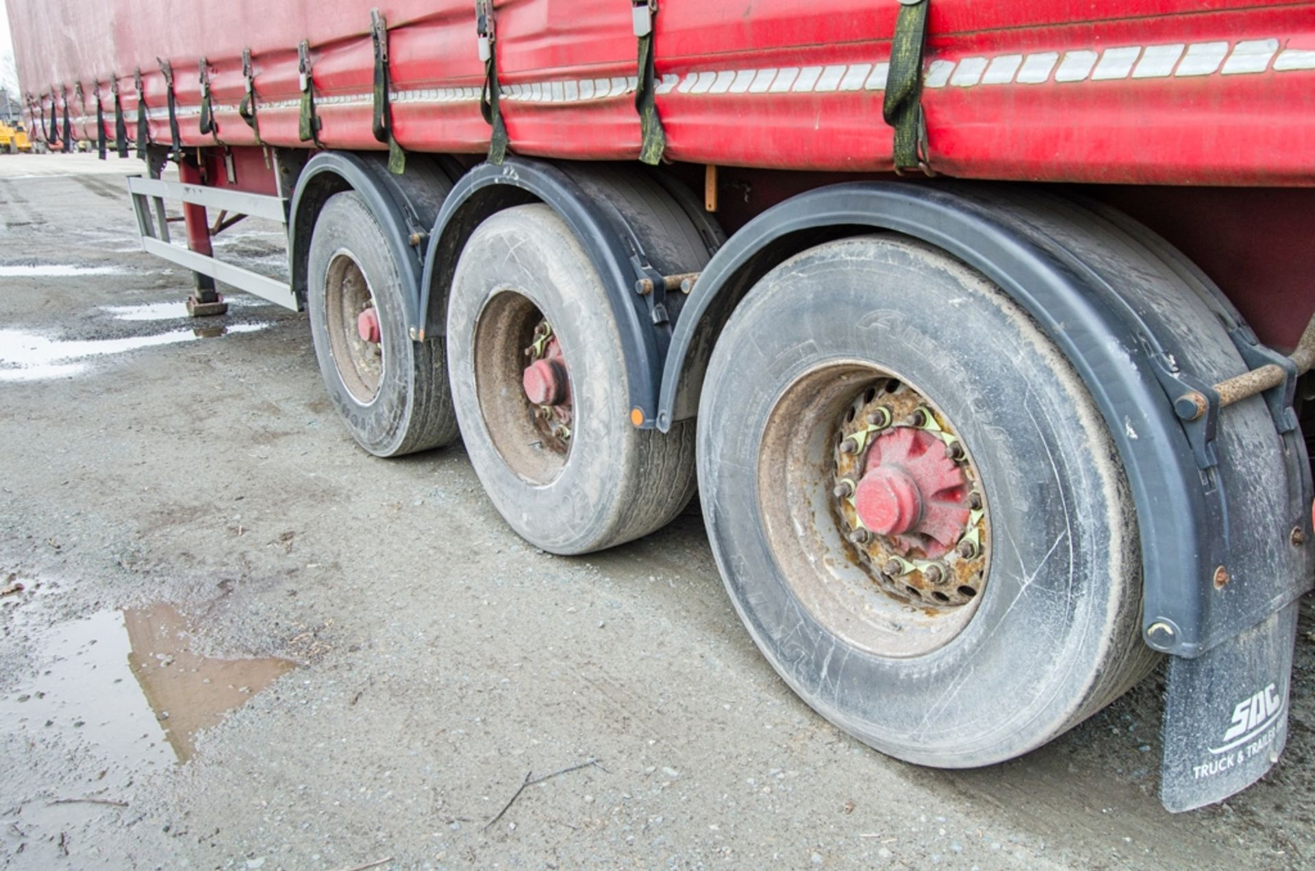 Montracon 13.1 metre tri-axle curtain side trailer Year: 2011 S/N: H07900002616 Reg/Ident Mark: - Image 8 of 12