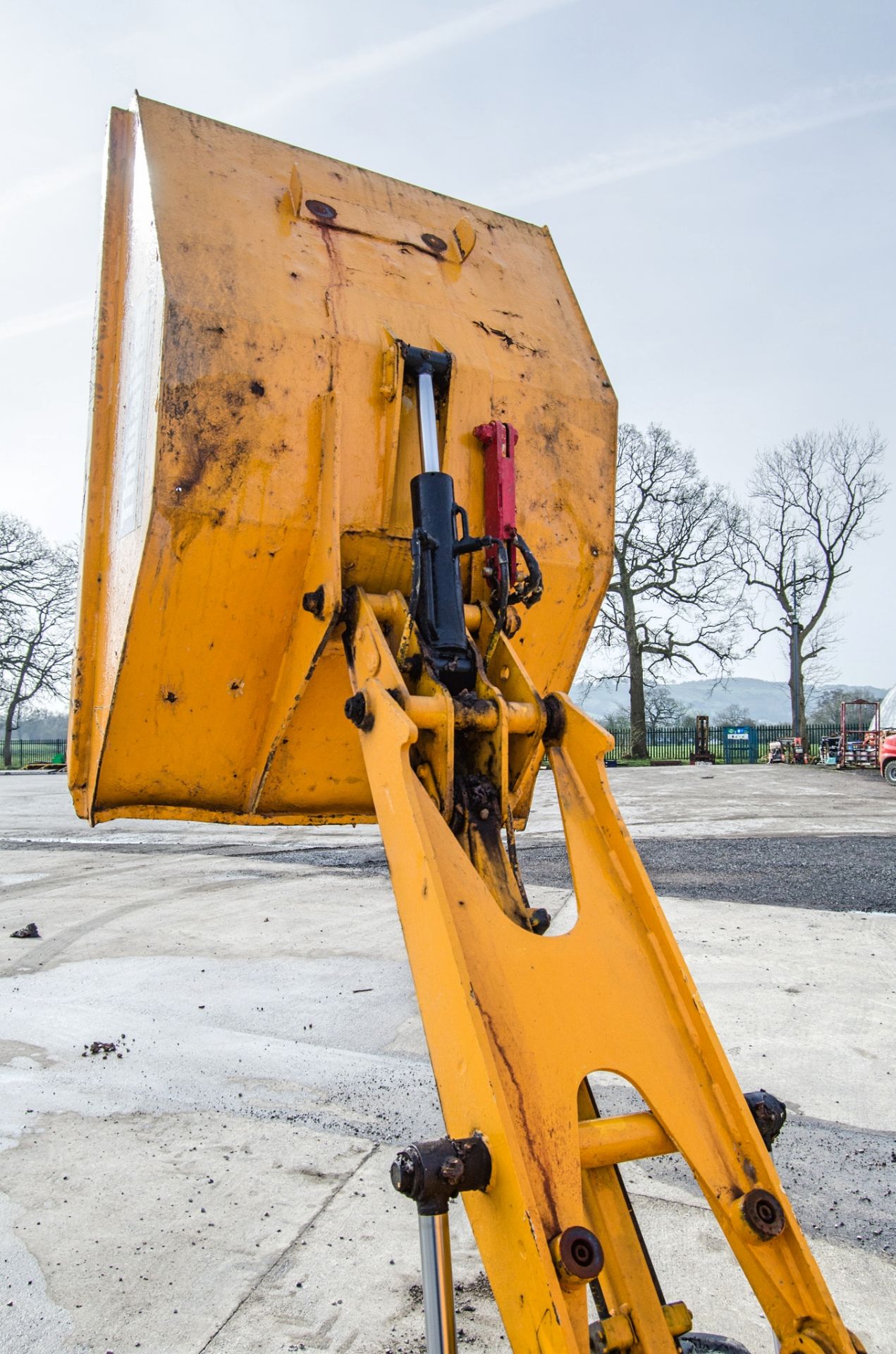 Thwaites 1 tonne hi-tip dumper Year: 2004 S/N: 402A5734 Recorded Hours: 2479 - Image 11 of 23