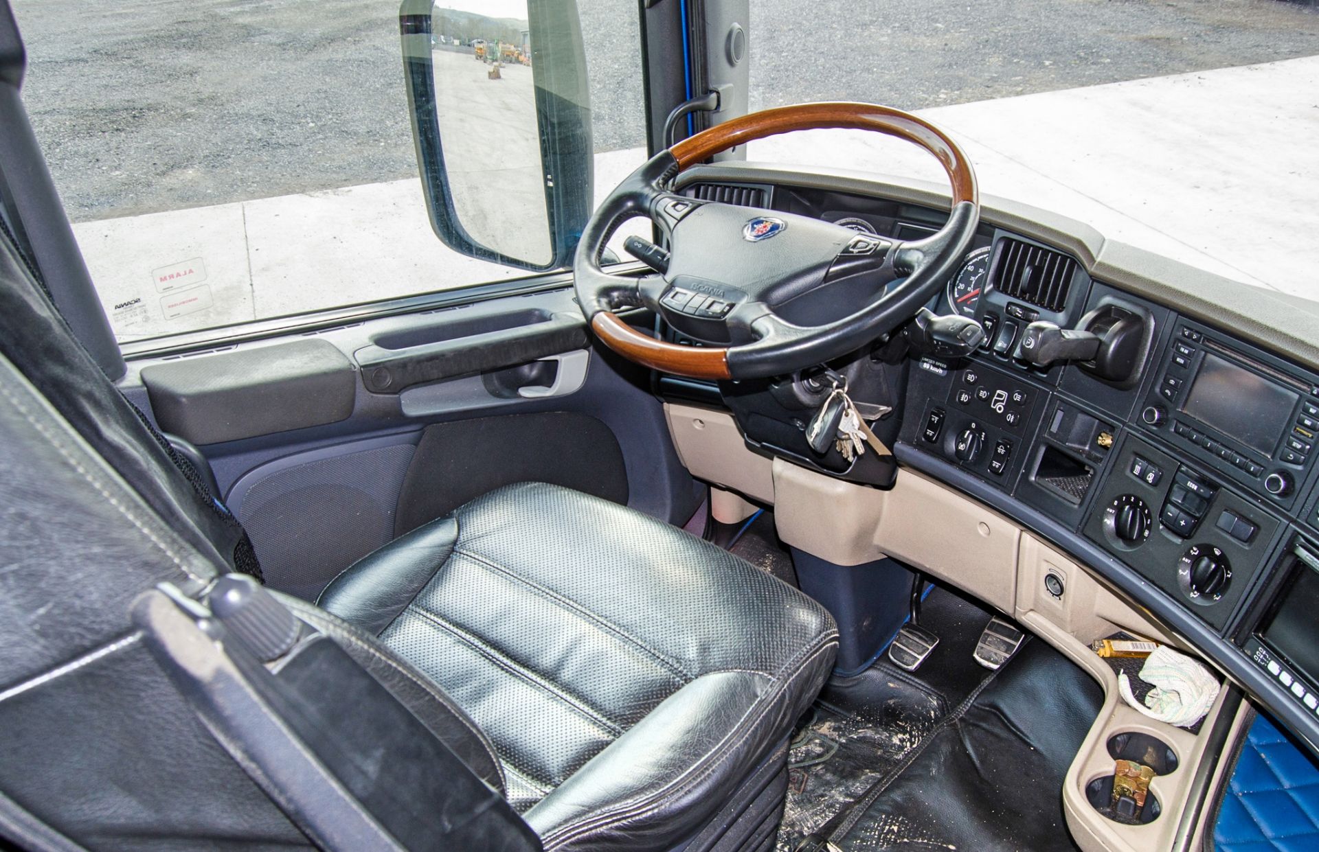 Scania R580 V8 Blue Stream 6x2 tractor unit Registration Number: NO58 LUE  Date of Registration: - Image 25 of 34
