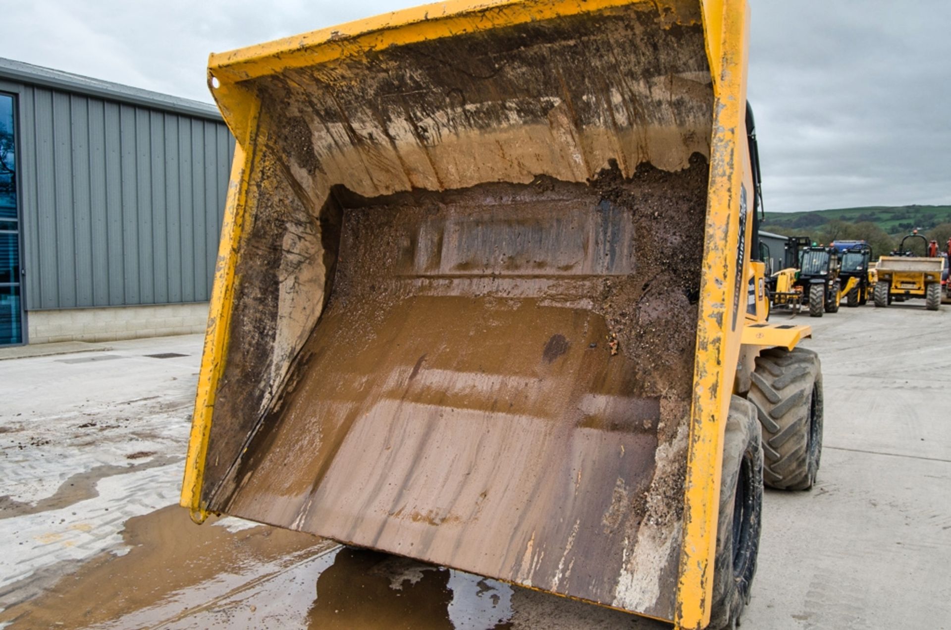 Thwaites 6 tonne straight skip dumper Year: 2019 S/N: 1905E5025 Recorded Hours: 1023 06DU0060 - Image 10 of 22