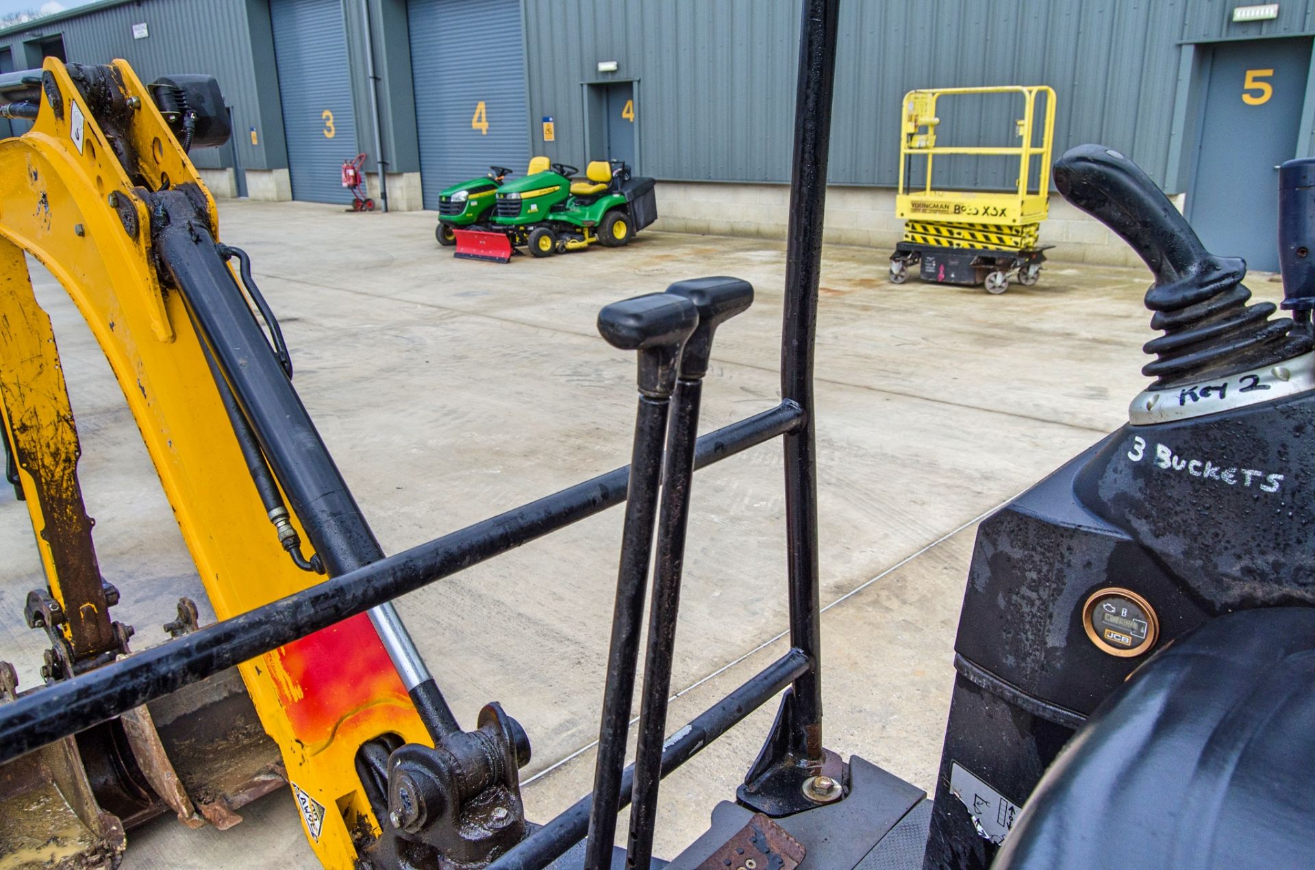 JCB 15C-1 1.5 tonne rubber tracked mini excavator Year: 2019 S/N: 2710395 Recorded Hours: 1300 - Image 20 of 24