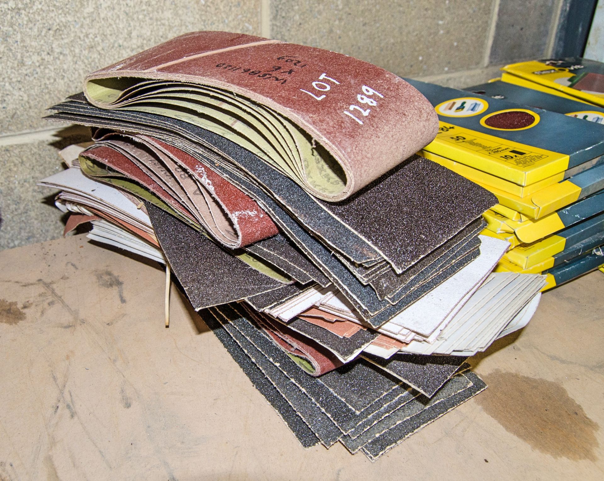 Quantity of various sanding sheets