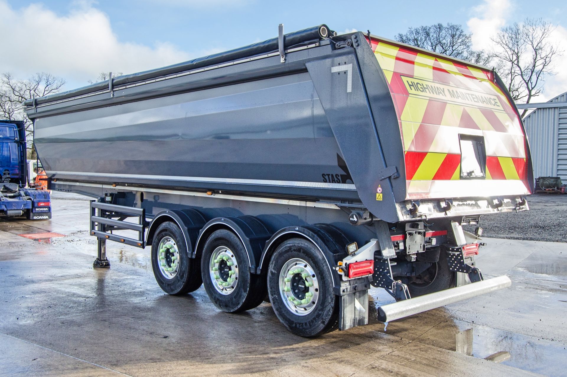 Stas 10.5 metre tri-axle aggregate tipping trailer Year: 2021 VIN: CXM0001552 Reg/Ident Mark: - Image 3 of 20