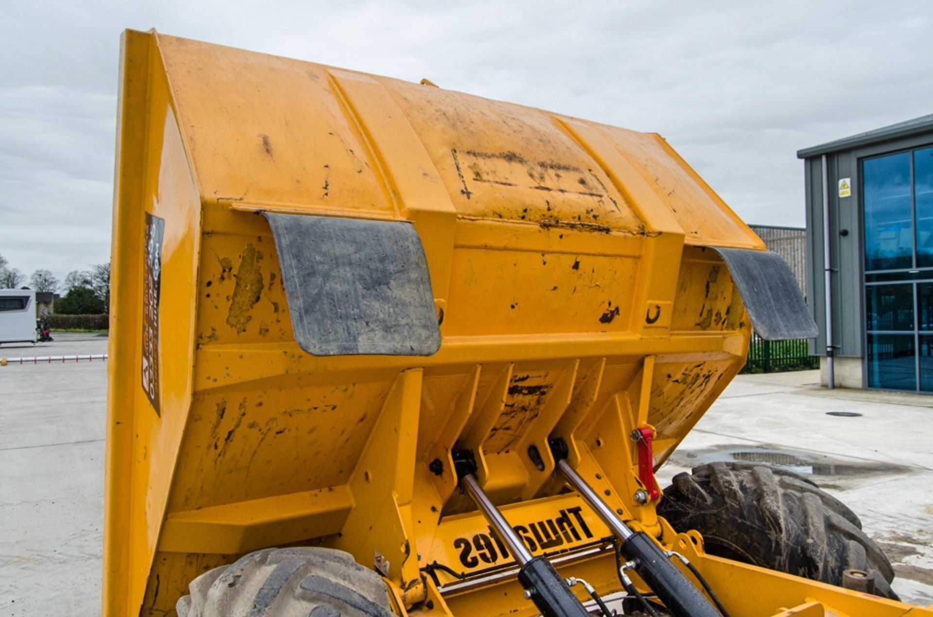 Thwaites 6 tonne straight skip dumper Year: 2019 S/N: 1905E5025 Recorded Hours: 1023 06DU0060 - Image 11 of 22