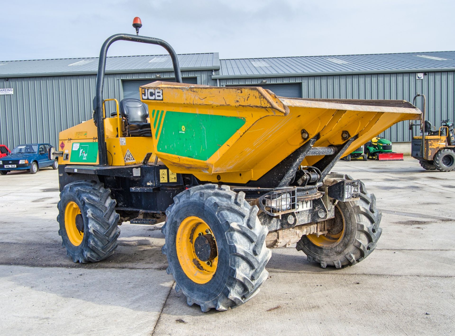 JCB 6 tonne swivel skip dumper Year: 2015 S/N: EFFRL8757 Recorded Hours: 2212 c/w V5C certificate - Image 2 of 23