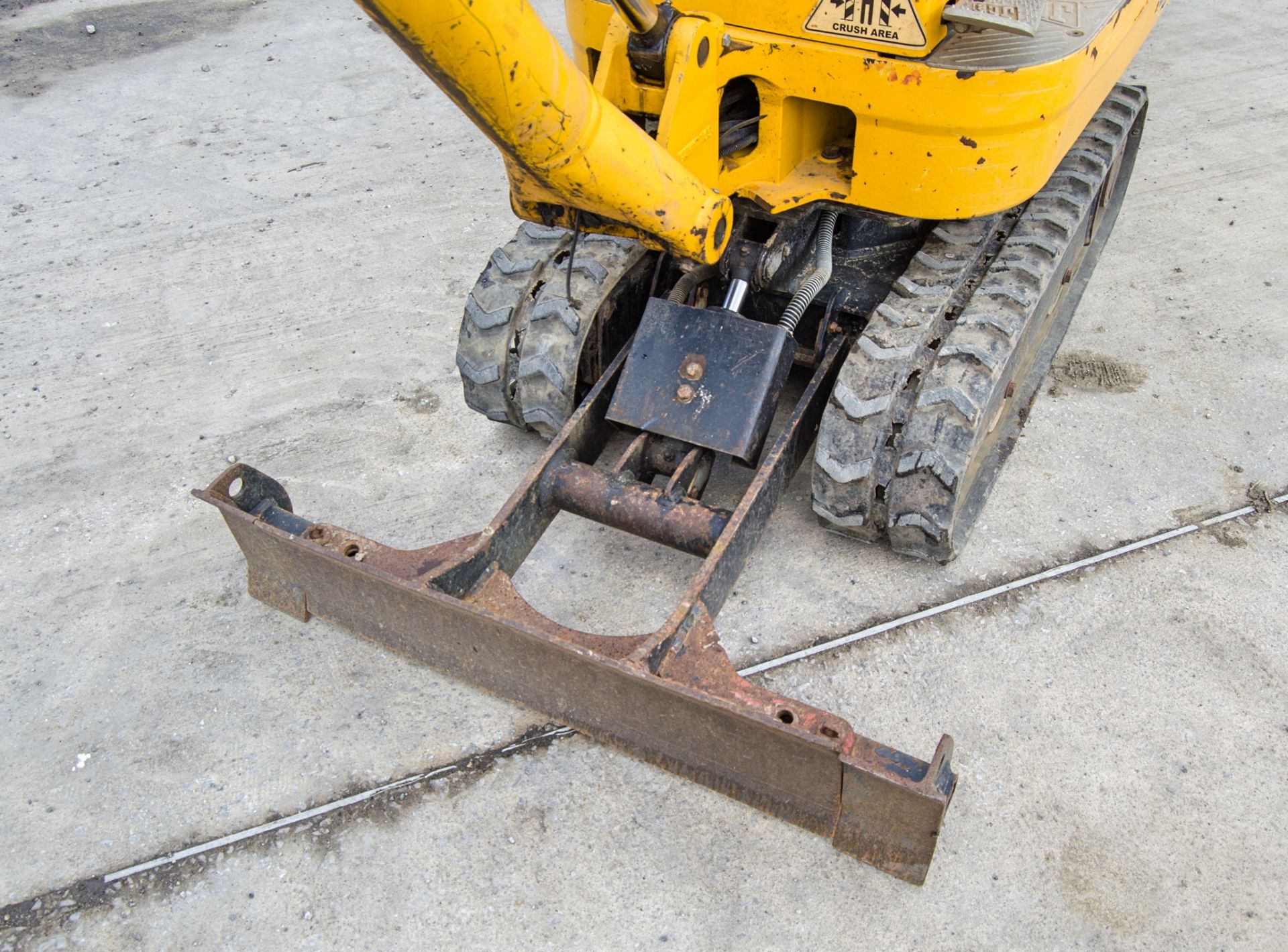 JCB 8008 CTS 0.8 tonne rubber tracked micro excavator Year: 2017 S/N: 1930304 Recorded Hours: 1126 - Image 13 of 27