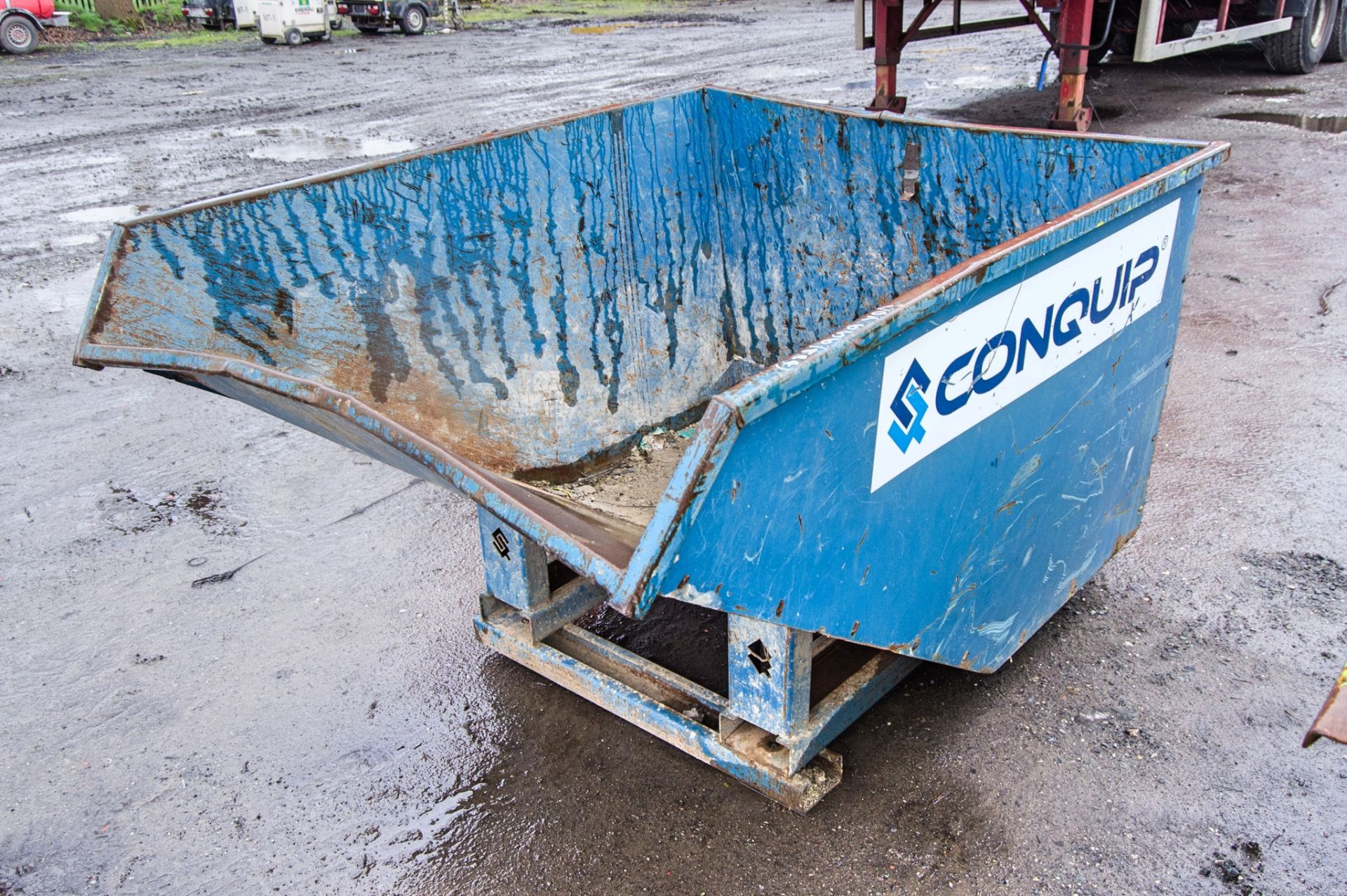 Conquip steel tipping skip A1285689