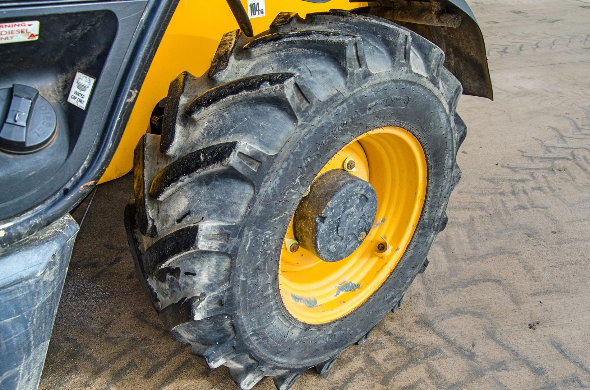 JCB 535-140 Hi-Viz T4i IIIB 14 metre telescopic handler Year: 2016 S/N: 2461310 Recorded Hours: 7688 - Image 15 of 27