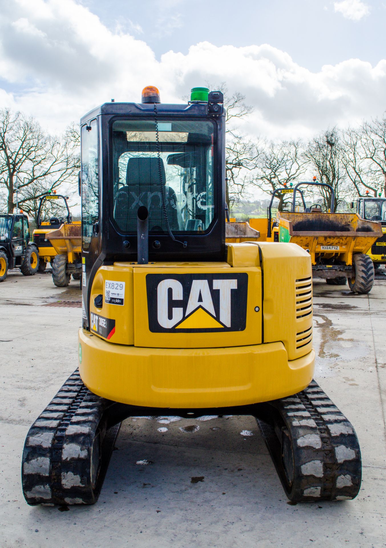 Caterpillar 305E2 5 tonne rubber tracked midi excavator Year: 2018 S/N: 5M08181 Recorded Hours: 2628 - Bild 6 aus 23