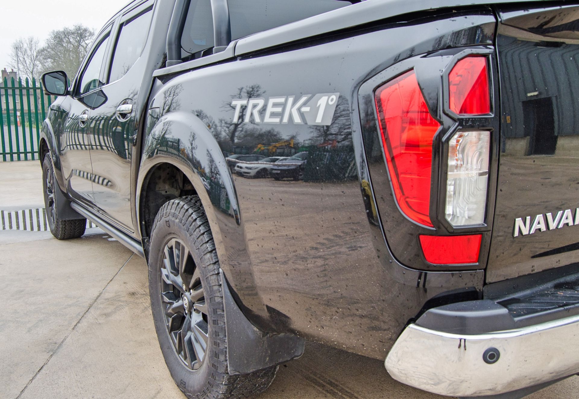 Nissan Navara Trek-1 DCi 2298cc automatic pick up Registration Number: AE67 SFU (Photographed - Image 12 of 37