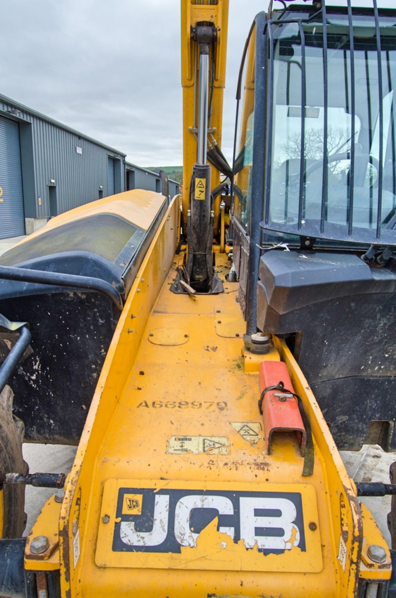 JCB 531-70 T4i IIIB 7 metre telescopic handler Year: 2015 S/N: 2347832 Recorded Hours: 2816 A668970 - Bild 12 aus 24