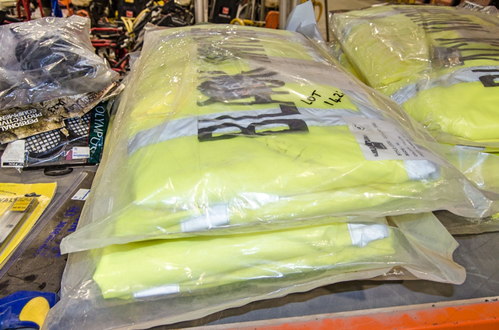 4 - Size M Hi-Viz jackets ** New & unused **