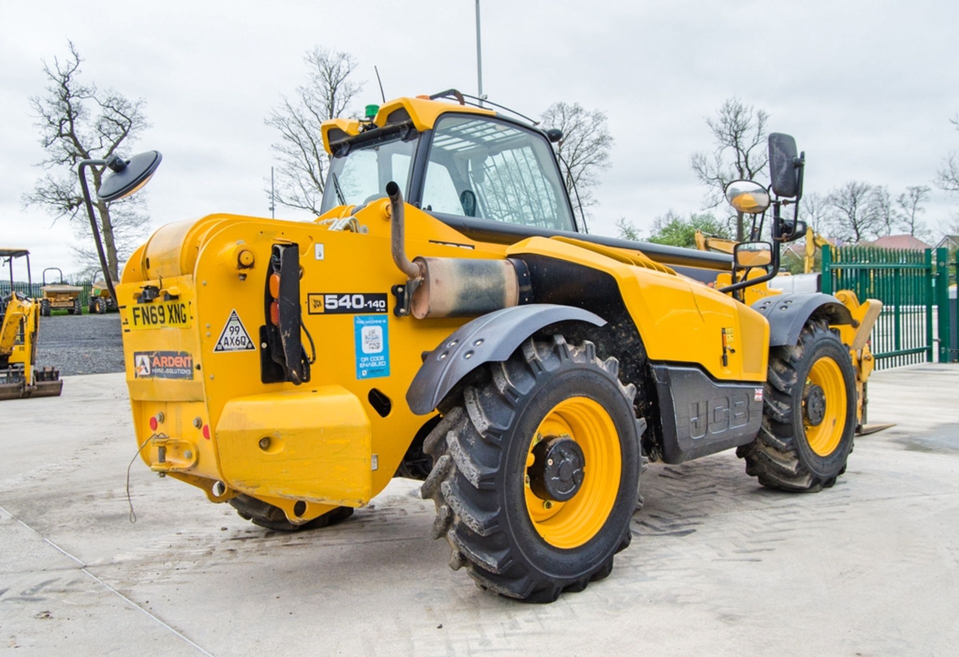 JCB 540-140 Hi-Viz T4 IV 14 metre telescopic handler Year: 2019 S/N: 2792099 Recorded Hours: 6030 - Image 3 of 26