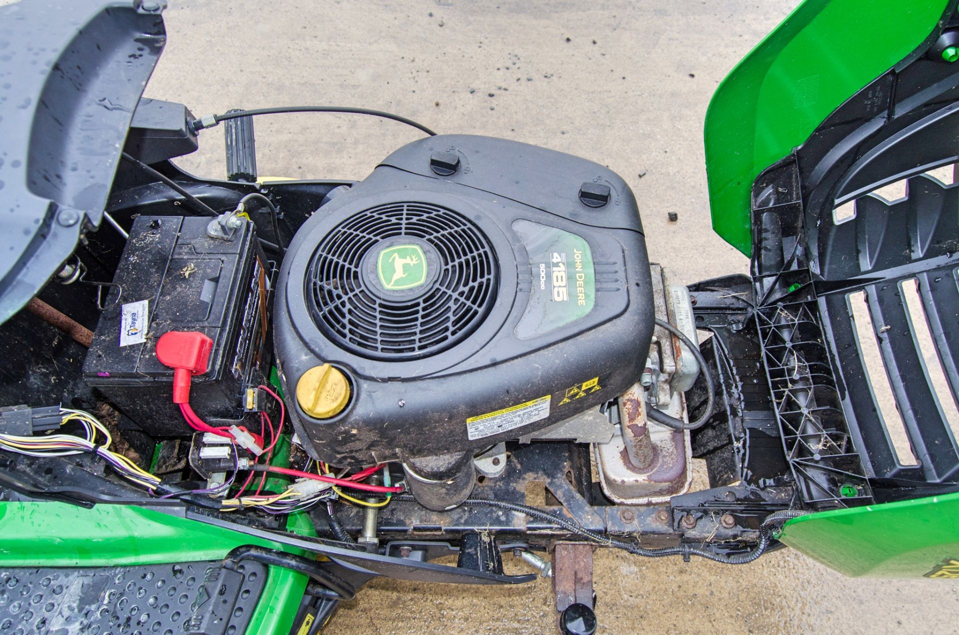 John Deere X125 petrol driven ride on mower Year: 2014 S/N: 100499 Recorded Hours: 41 - Image 12 of 14
