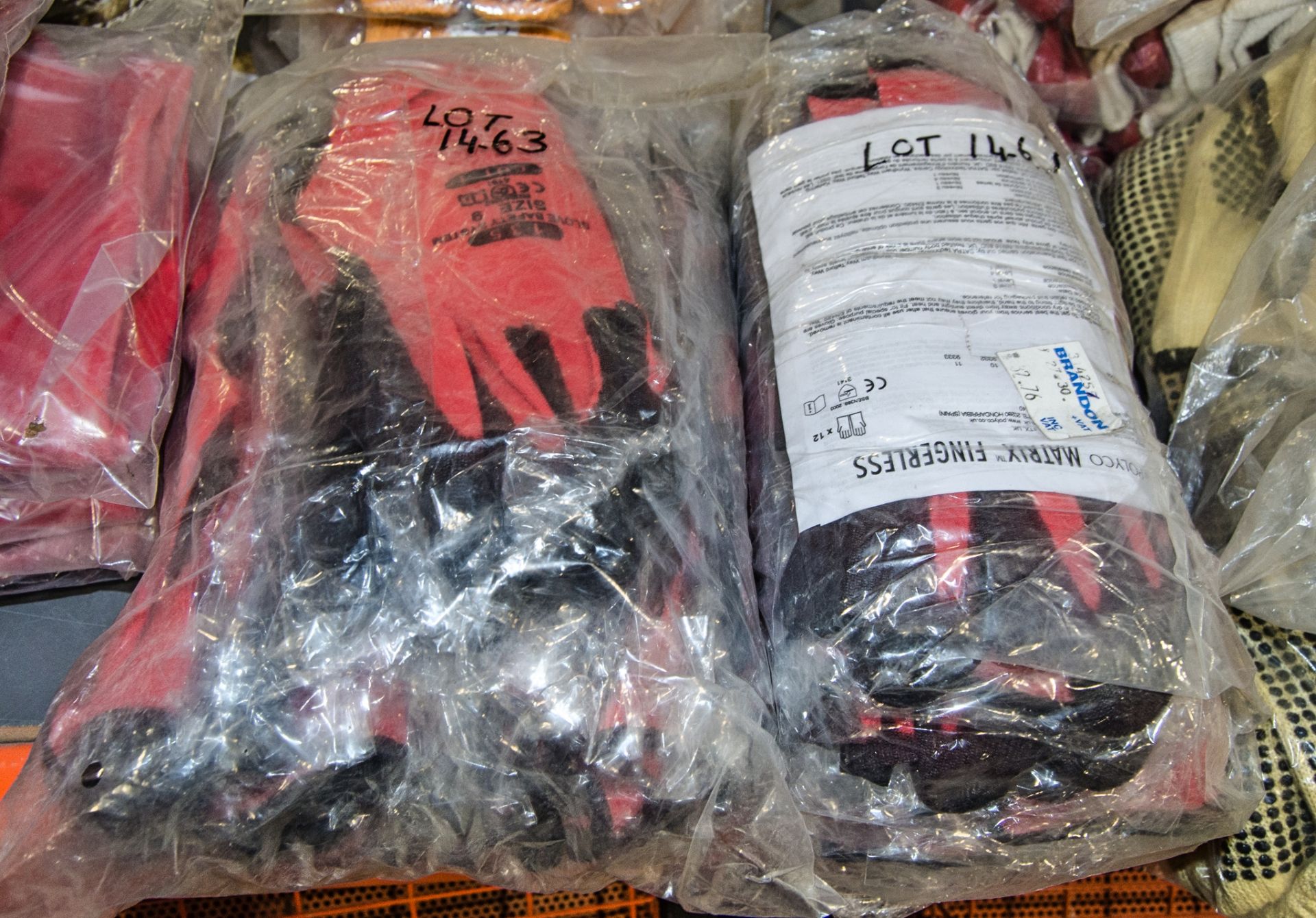 2 - packs of size 9 fingerless gloves ** New & unused **