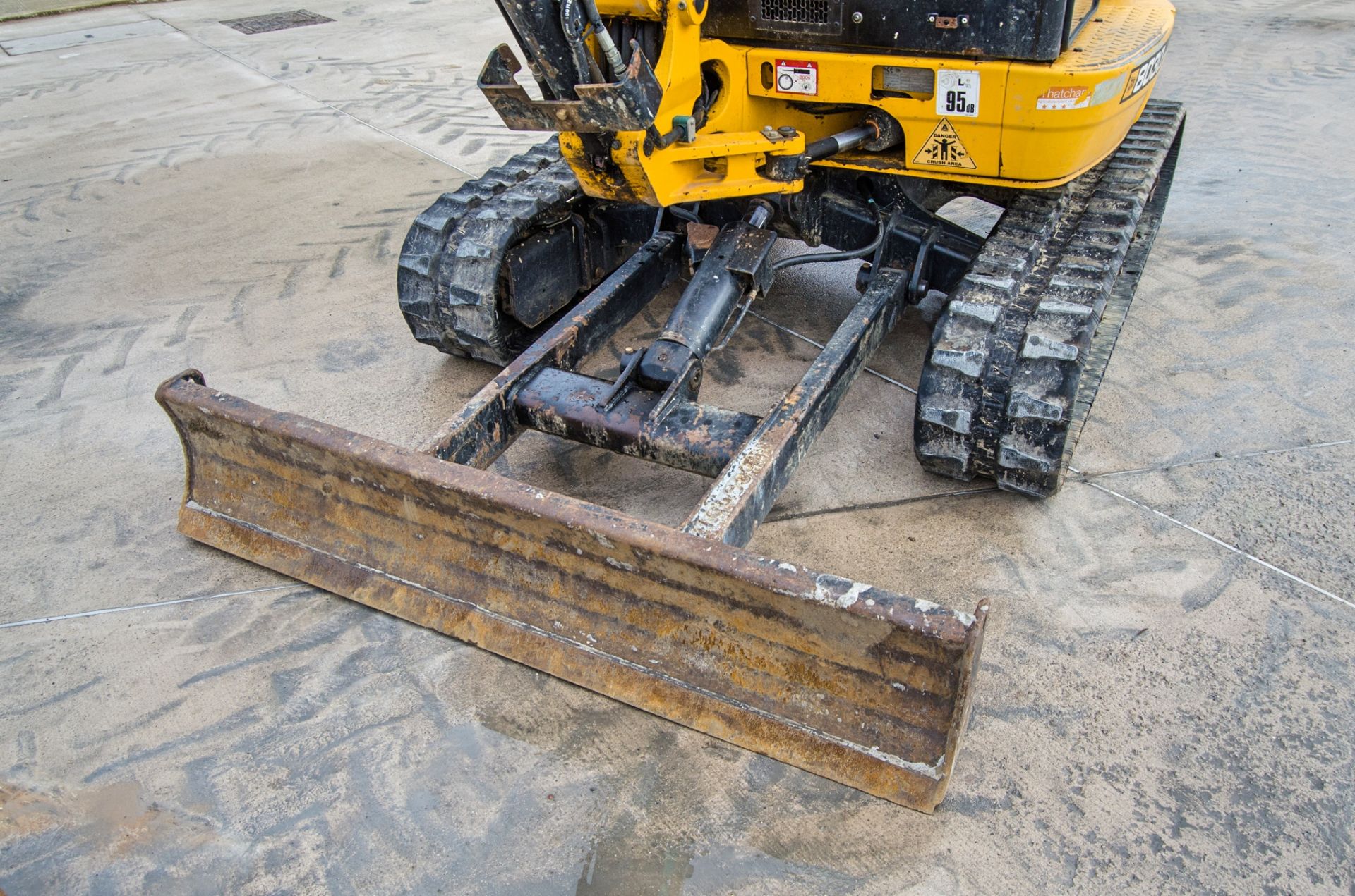 JCB 8030 ZTS 3 tonne rubber tracked excavator Year: 2018 S/N: 2432920 Recorded Hours: 2328 blade, - Image 13 of 24