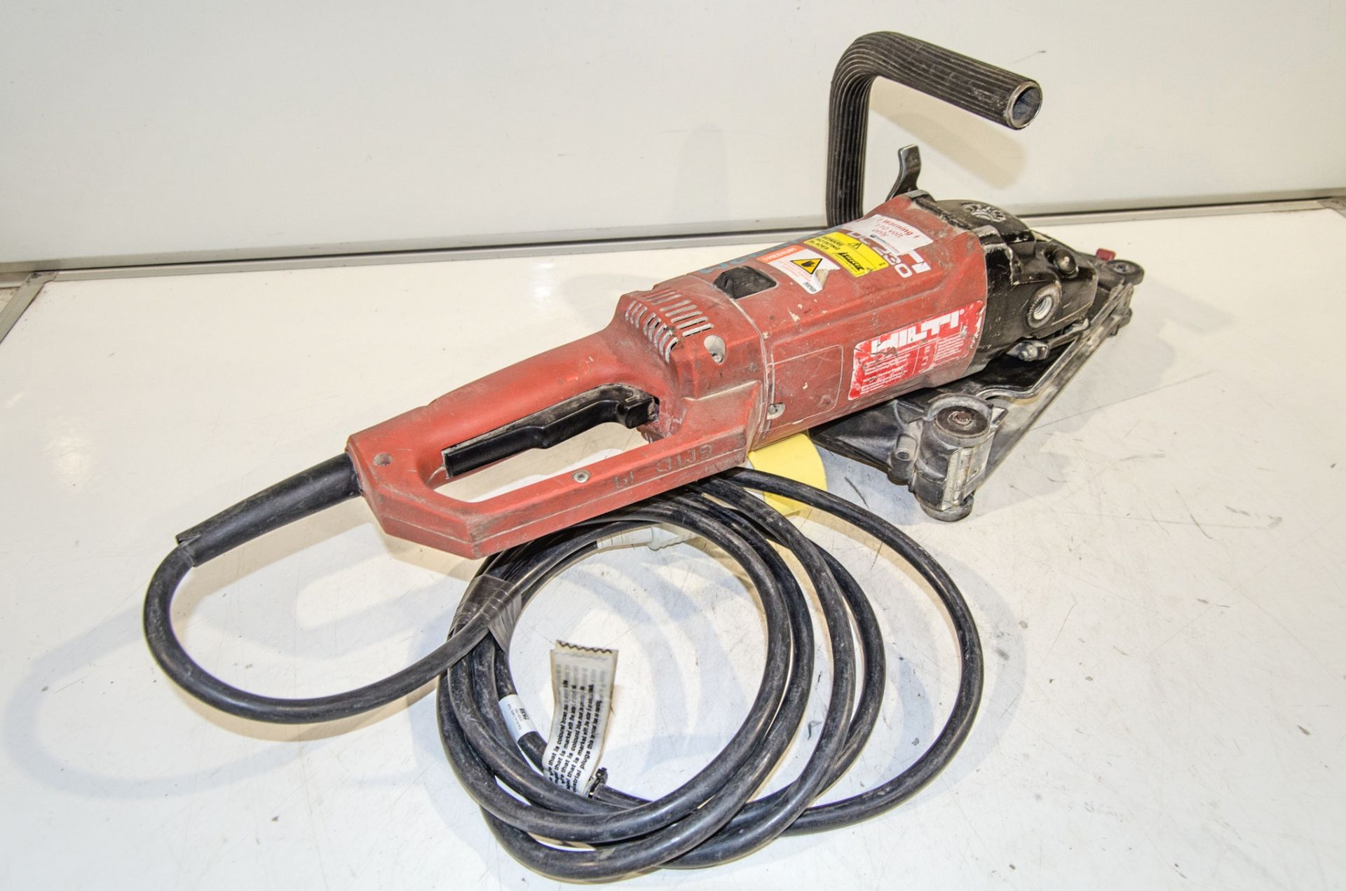 Hilti DC230 110v 230mm wall chaser WOOGMDD - Image 2 of 2