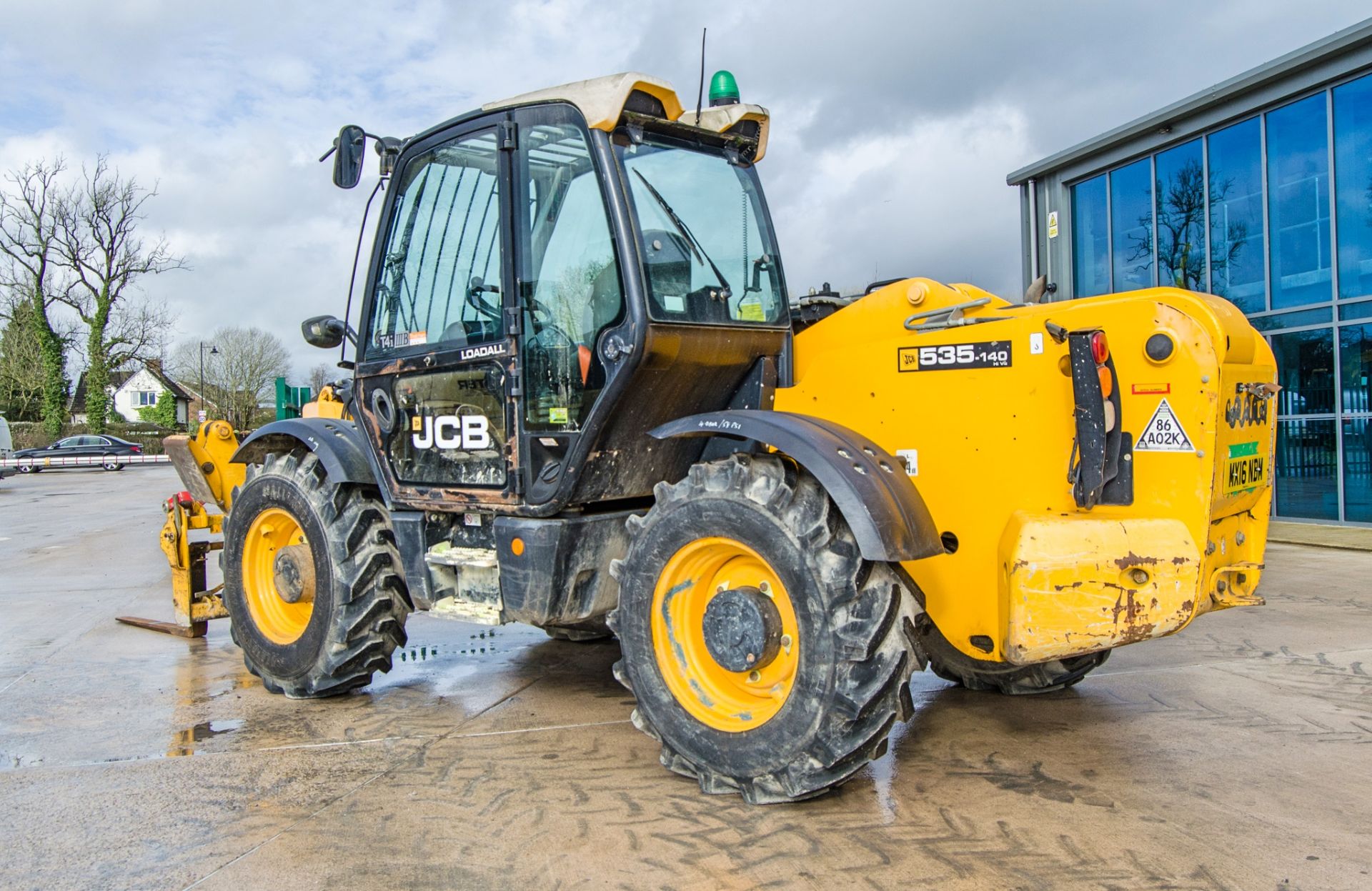 JCB 535-140 Hi-Viz T4i IIIB 14 metre telescopic handler Year: 2016 S/N: 2461310 Recorded Hours: 7688 - Image 4 of 27