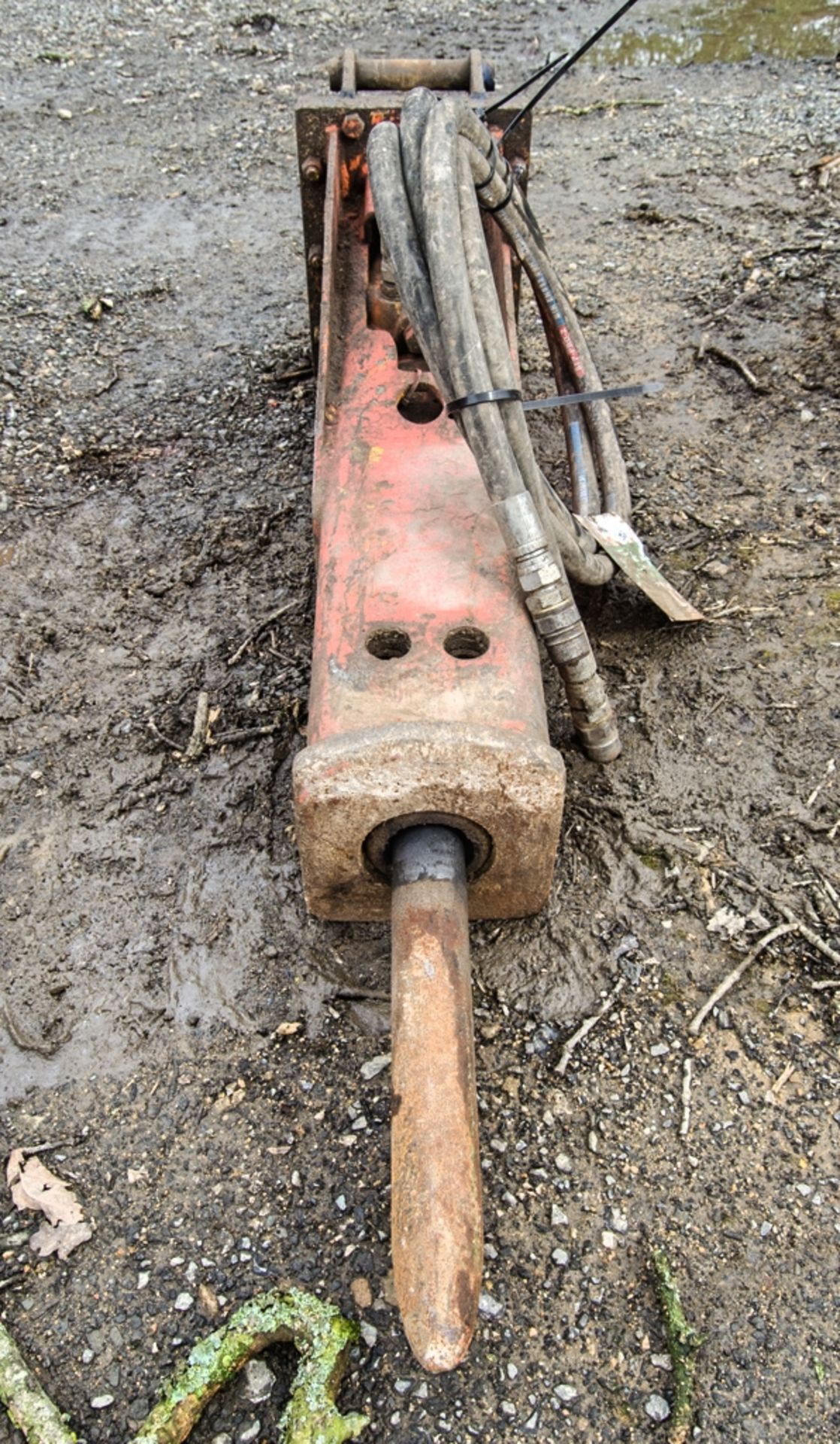 Indeco hydraulic breaker to suit excavator Pin diameter: 35mm Pin centres: 190mm Pin width: 140mm - Image 4 of 4