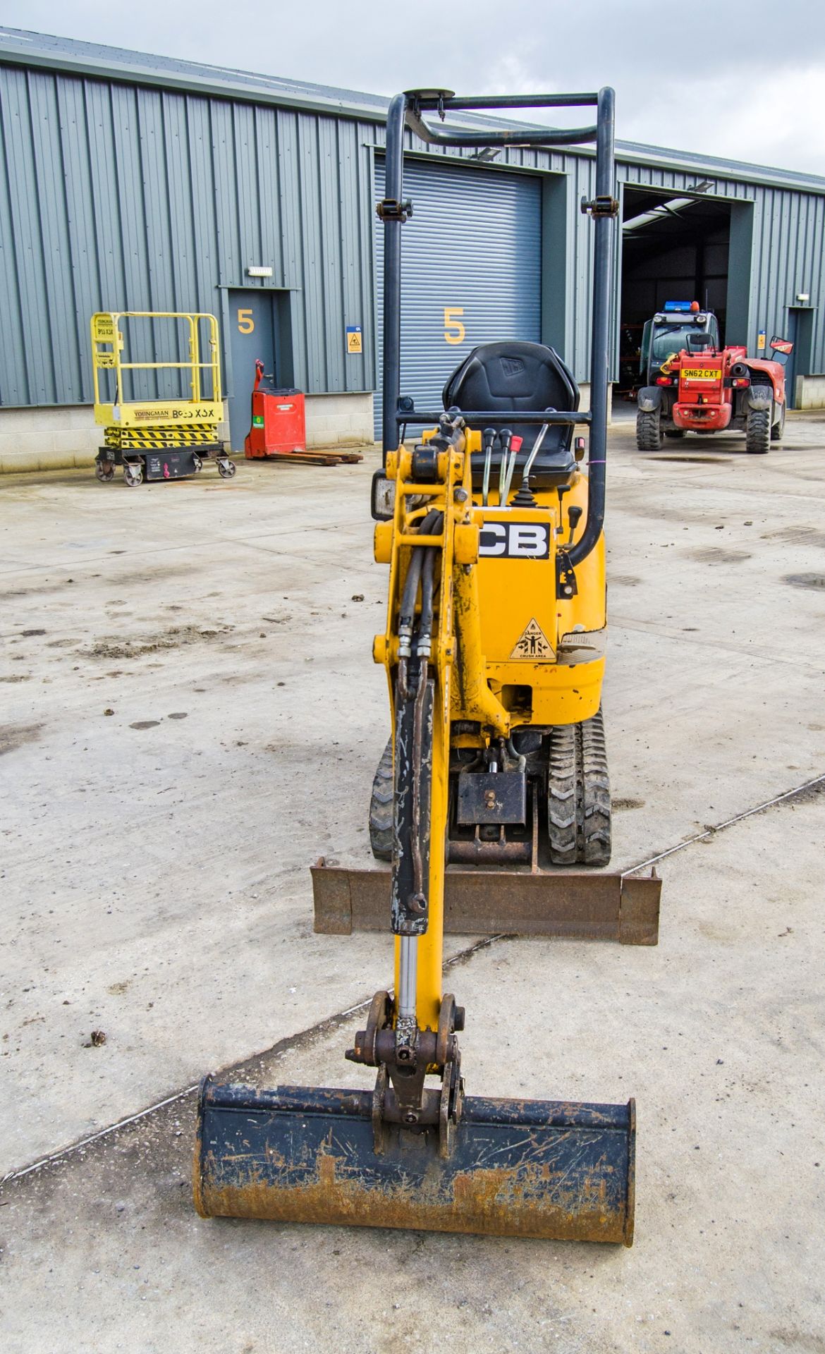 JCB 8008 CTS 0.8 tonne rubber tracked micro excavator Year: 2017 S/N: 1930304 Recorded Hours: 1126 - Image 5 of 27