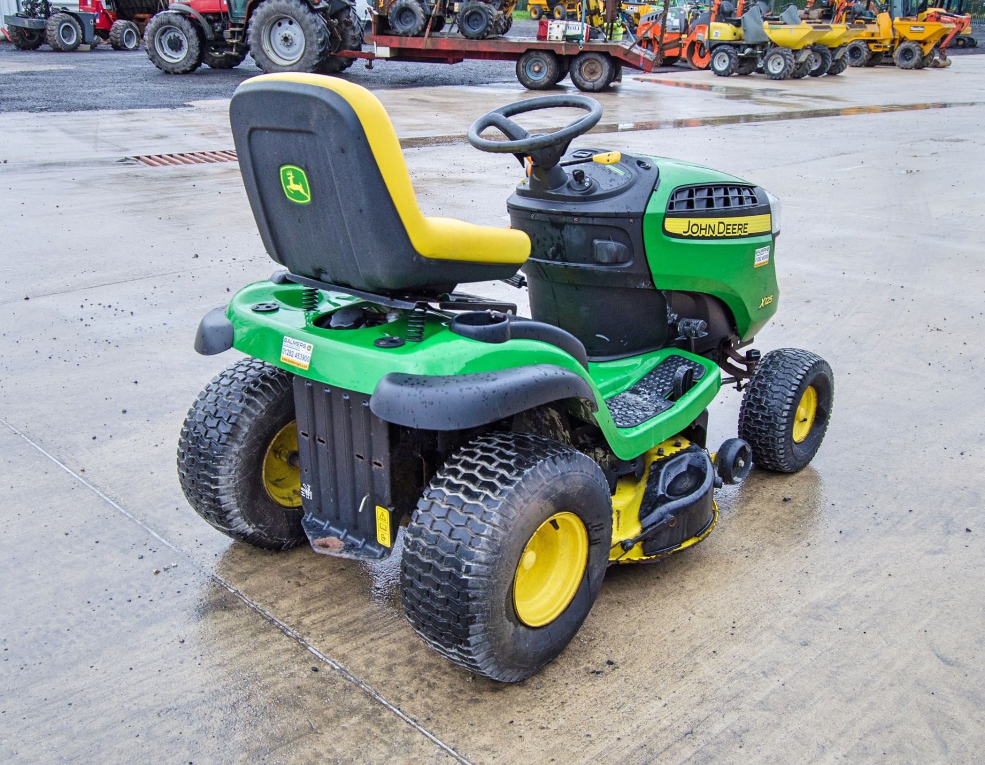 John Deere X125 petrol driven ride on mower Year: 2014 S/N: 100499 Recorded Hours: 41 - Bild 3 aus 14