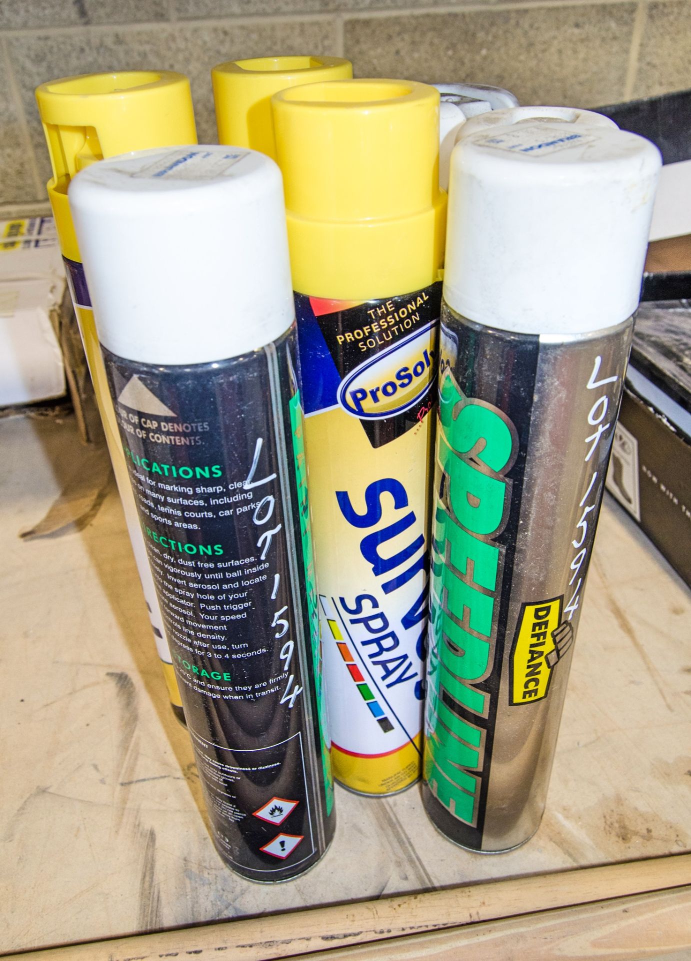 7 - 750ml aerosols of line marking paint