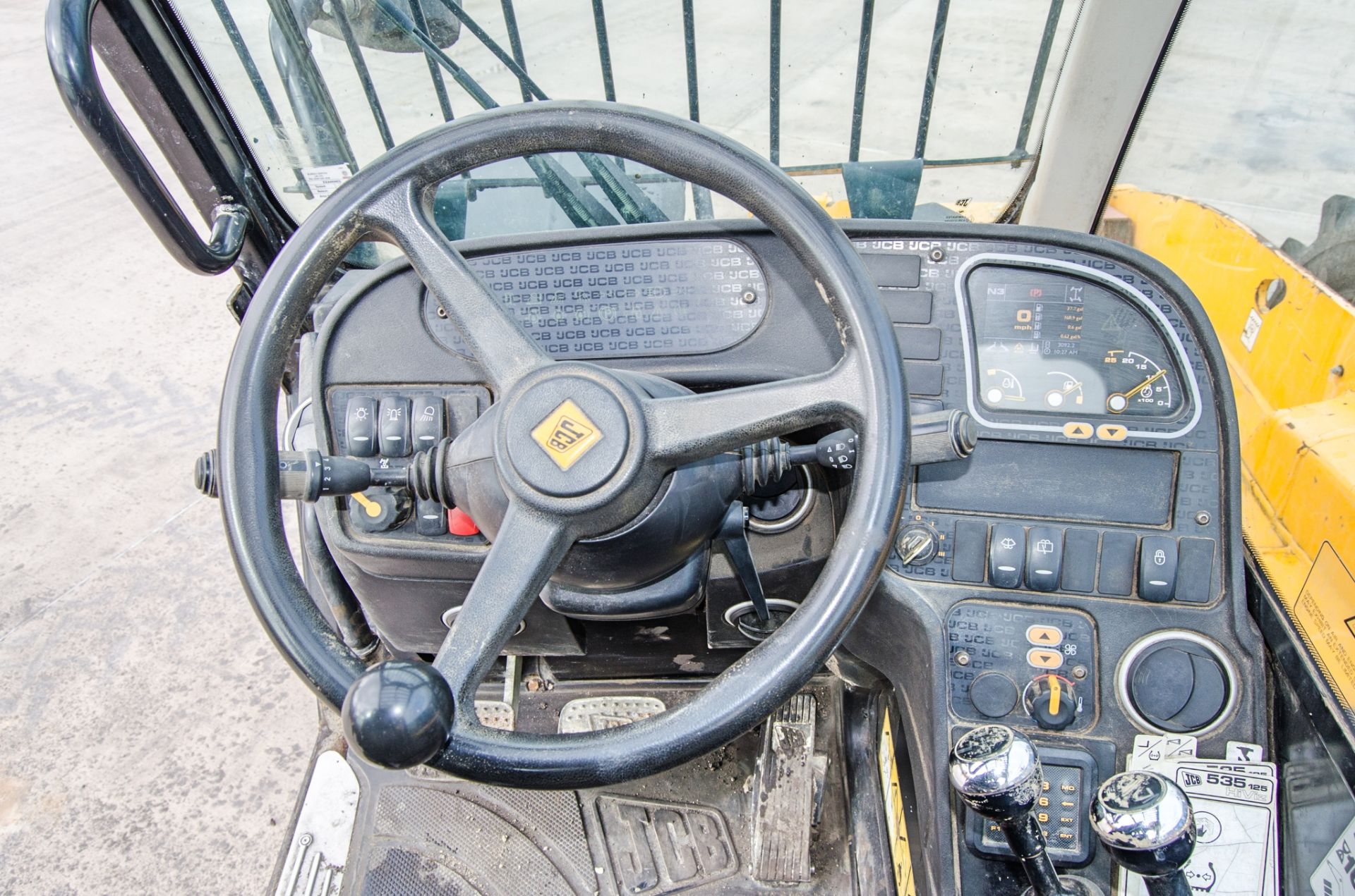 JCB 535-125 Hi-Viz T4i IIIB 12.5 metre telescopic handler Year: 2017 S/N: 2565241 Recorded Hours: - Bild 18 aus 24