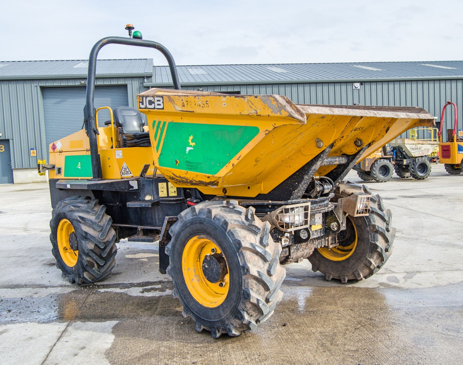 JCB 6 tonne swivel skip dumper Year: 2016 S/N: EGGRL9740 Recorded Hours: 1440 c/w V5C certificate - Bild 2 aus 24