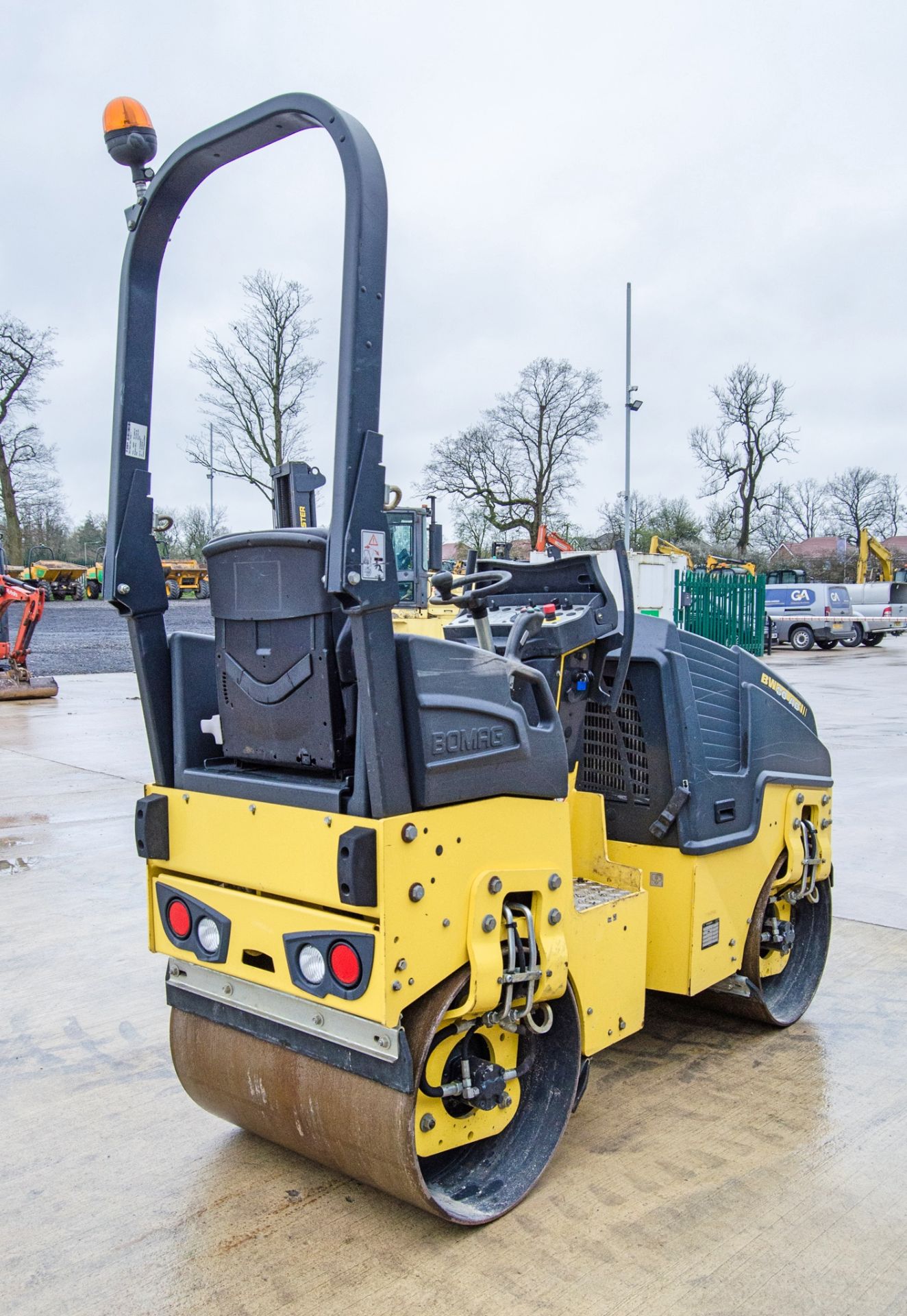 Bomag BW80 AD-5 double drum ride on roller Year: 2018 S/N: 2091011 Recorded Hours: 439 - Image 3 of 21