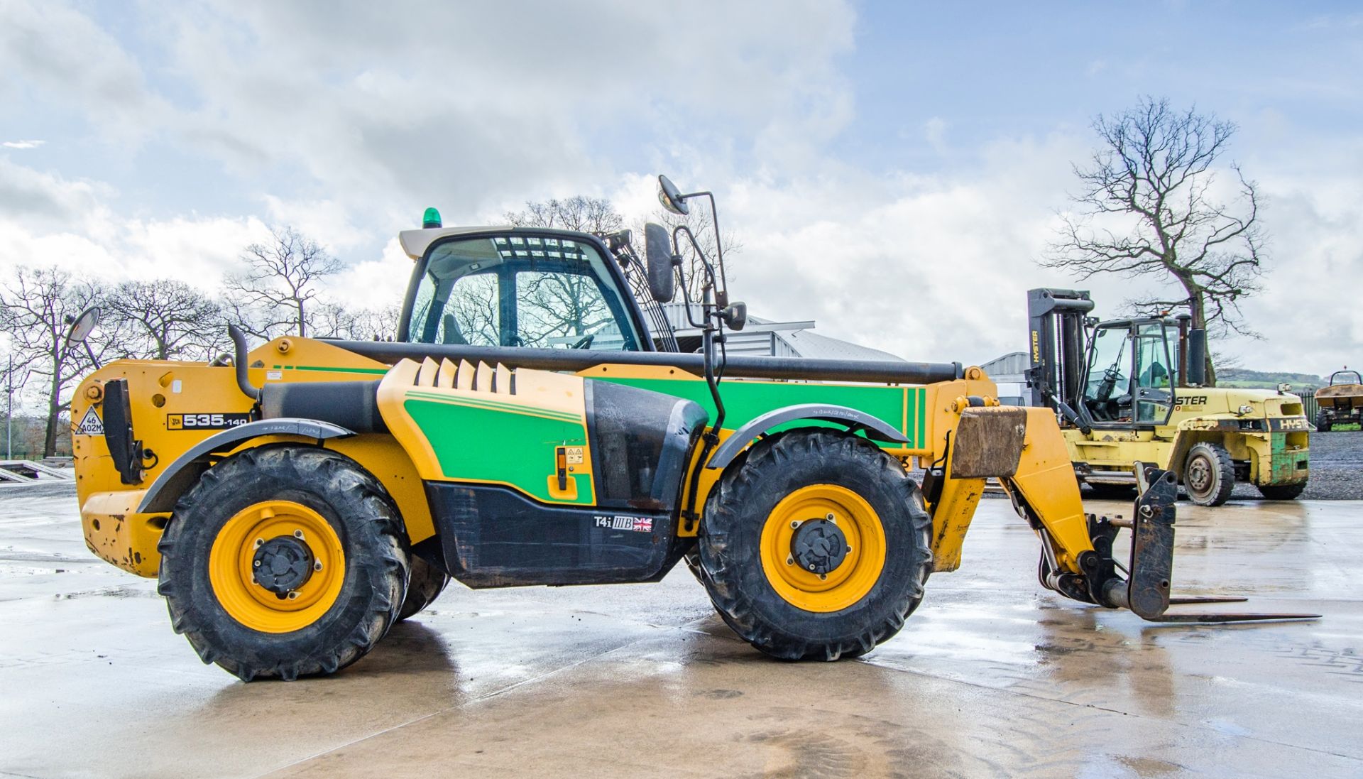 JCB 535-140 Hi-Viz T4i IIIB 14 metre telescopic handler Year: 2016 S/N: 2461386 Recorded Hours: 3648 - Image 7 of 24