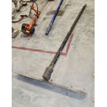 3ft concrete float c/w pole 1060071