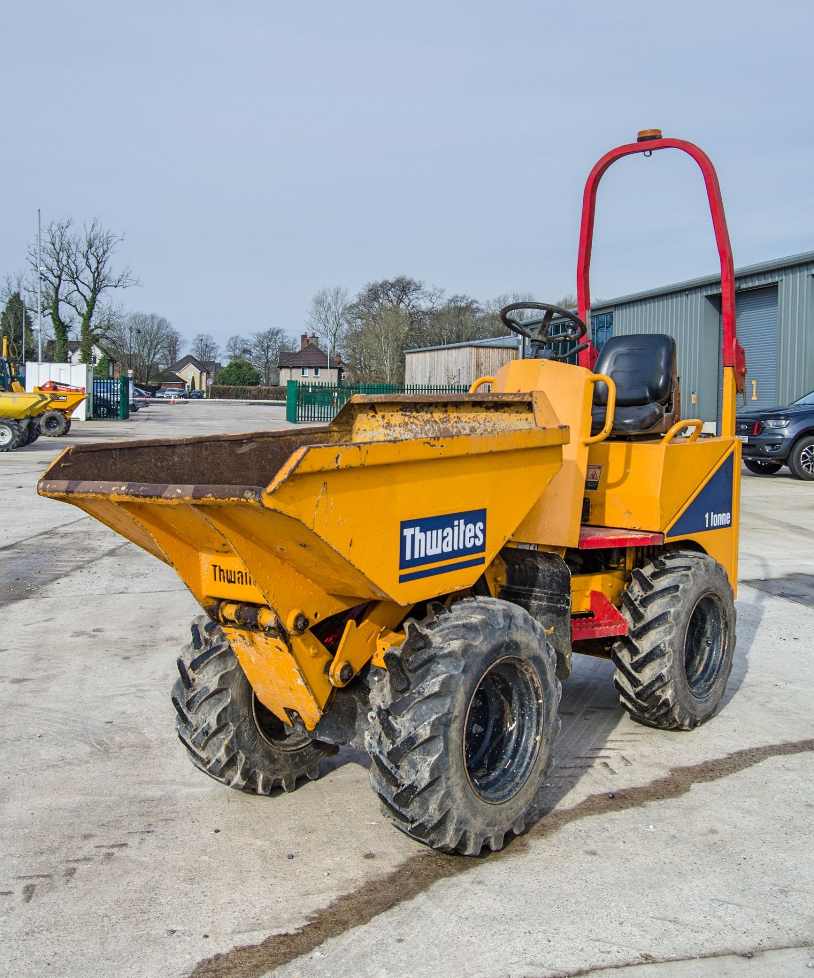 Thwaites 1 tonne hi-tip dumper Year: 2004 S/N: 402A5734 Recorded Hours: 2479