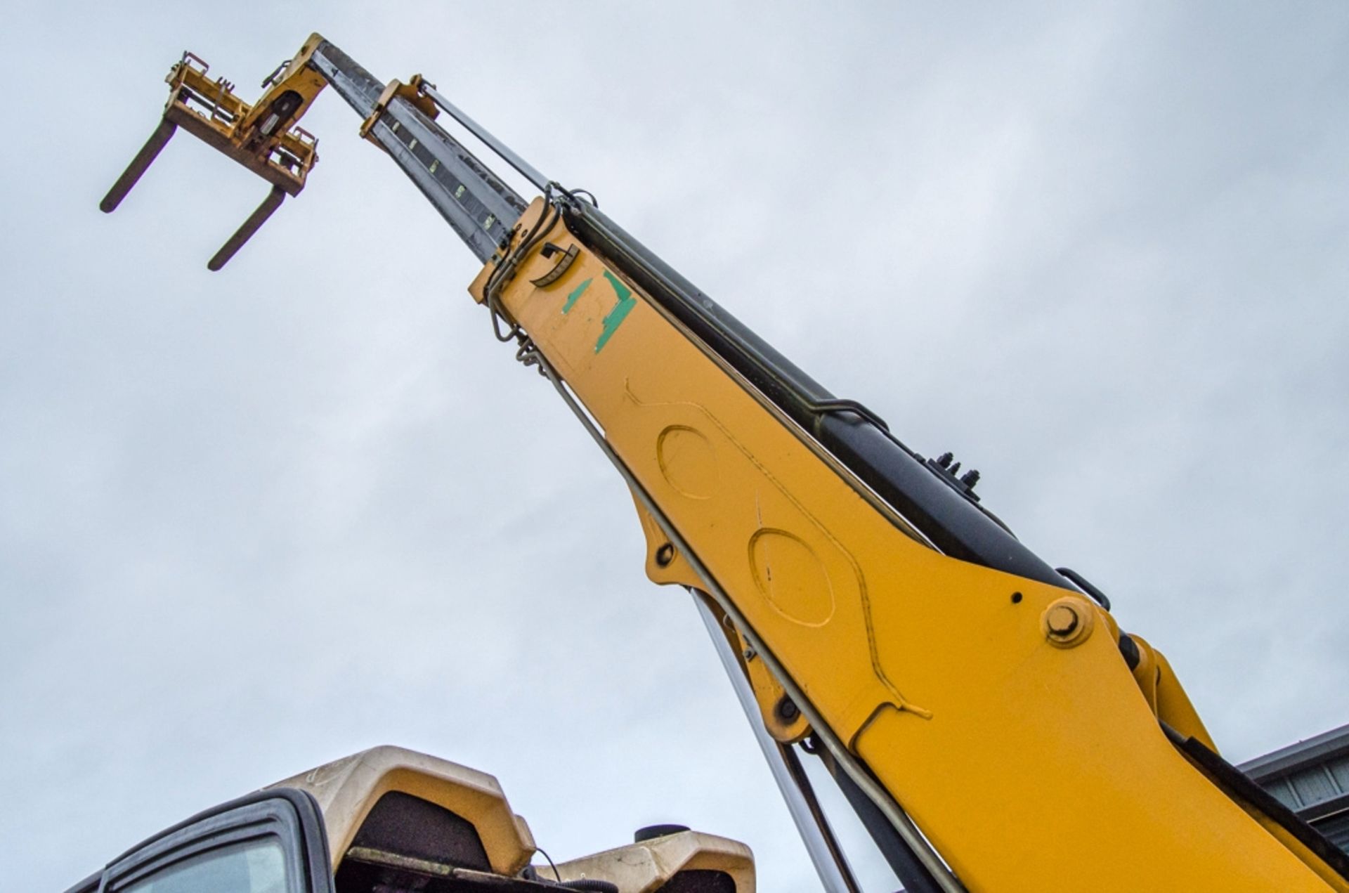 JCB 533-105 T4i IIIB 10.5 metre telescopic handler Year: 2015 S/N: 2349343 Recorded Hours: 3034 c/ - Image 10 of 24