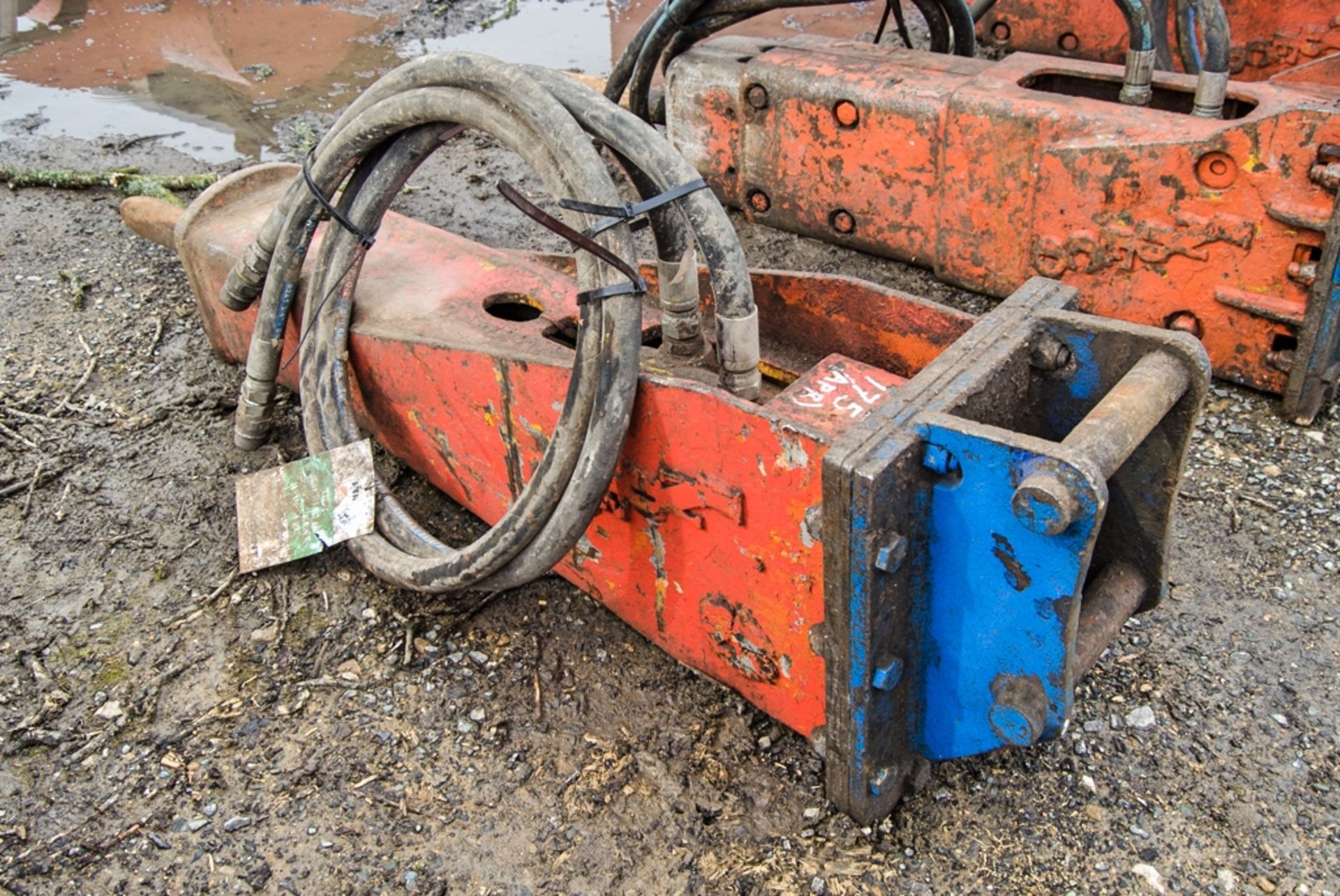 Indeco hydraulic breaker to suit excavator Pin diameter: 35mm Pin centres: 190mm Pin width: 140mm - Image 2 of 4