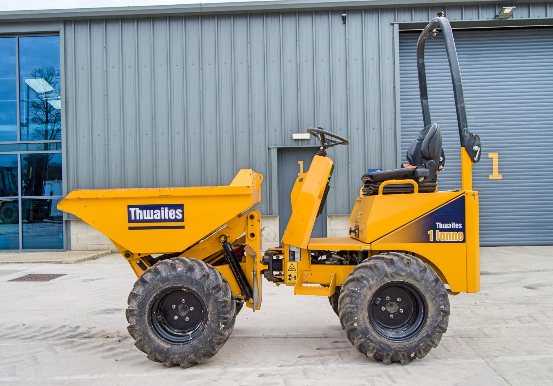 Thwaites 1 tonne hi-tip dumper Year: 2021 S/N: 2101F4300 Recorded Hours: 174 2107TWT906 - Image 8 of 23