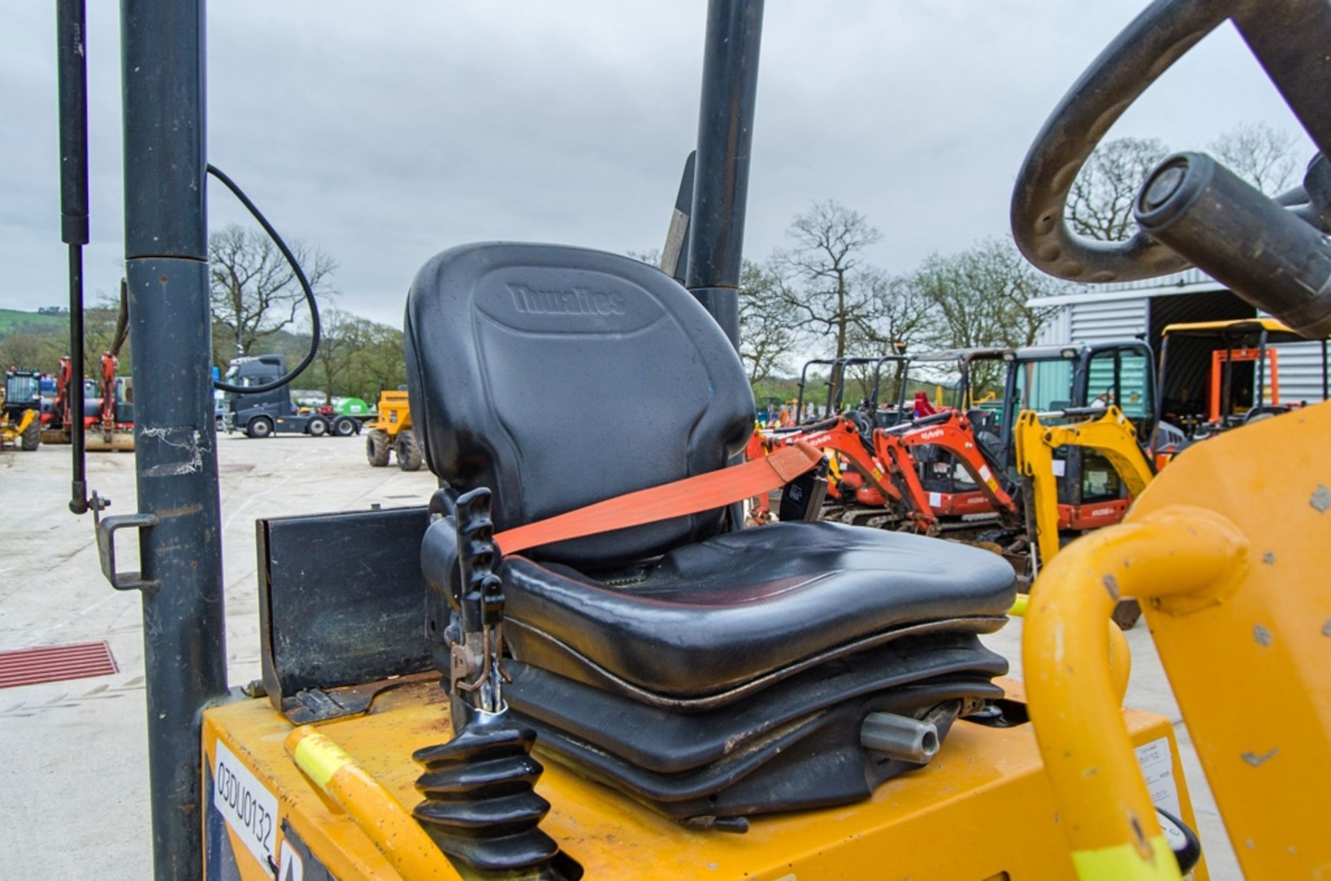 Thwaites 3 tonne straight skip dumper Year: 2019 S/N: 915E5292 Recorded Hours: 27 (Clock faulty) - Image 18 of 22