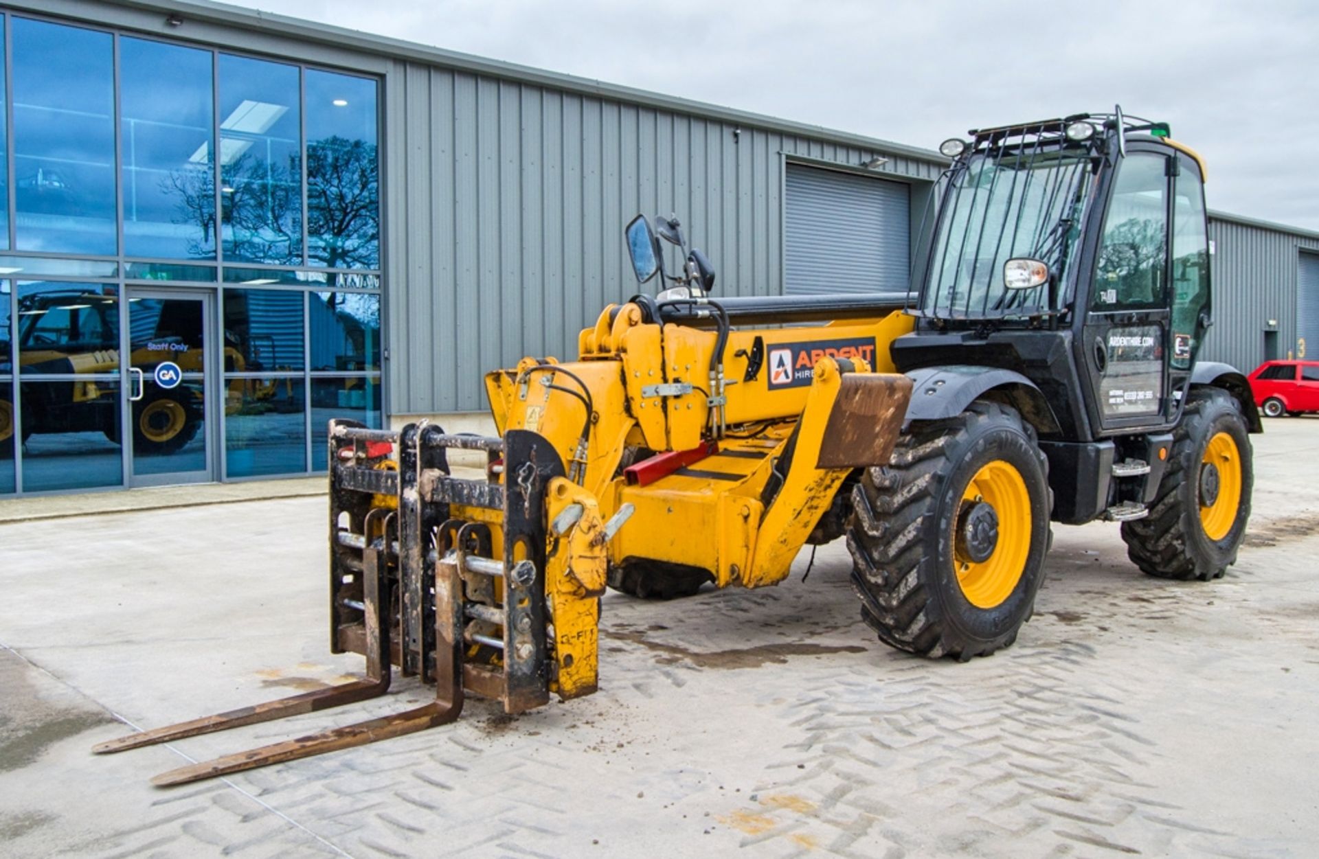 JCB 540-140 Hi-Viz T4 IV 14 metre telescopic handler Year: 2018 S/N: 2573533 Recorded Hours: 5089