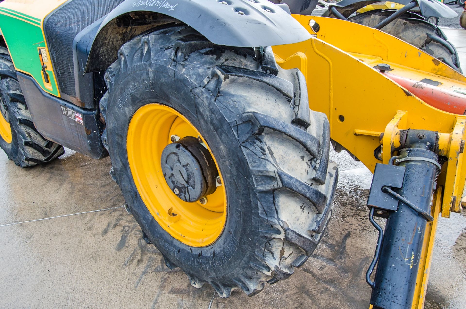 JCB 535-140 Hi-Viz T4i IIIB 14 metre telescopic handler Year: 2016 S/N: 2461386 Recorded Hours: 3648 - Image 13 of 24