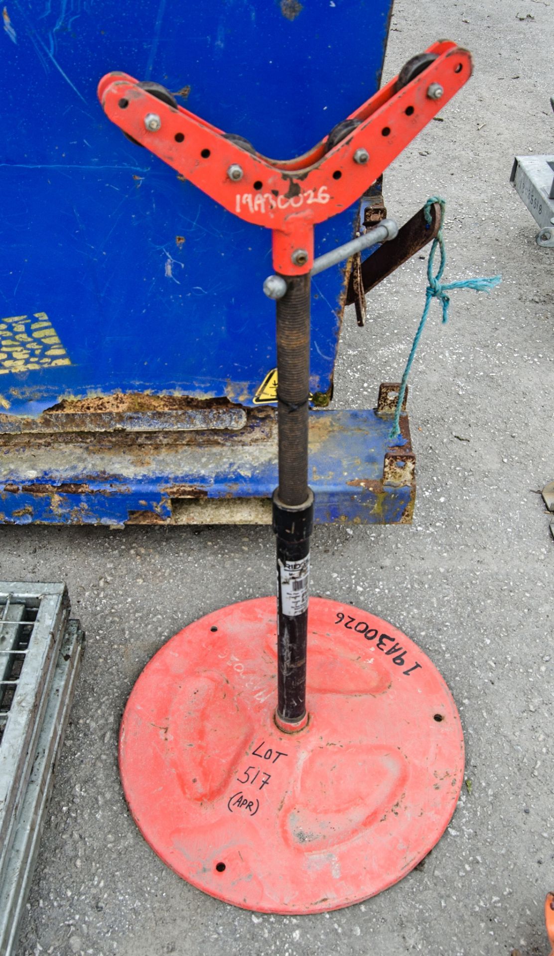 Pipe roller stand 19A0026