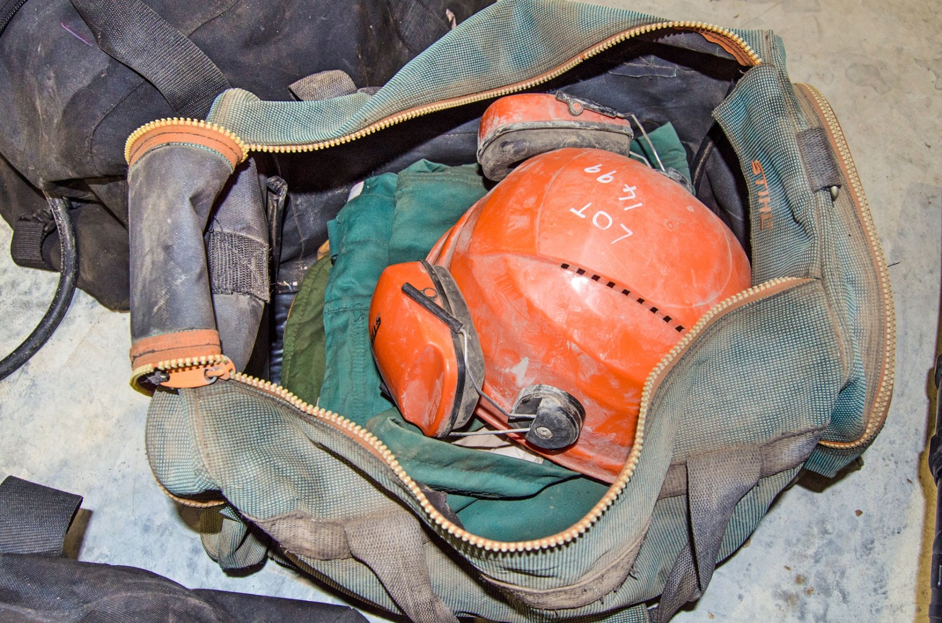 Bag of chainsaw personnel protection gear