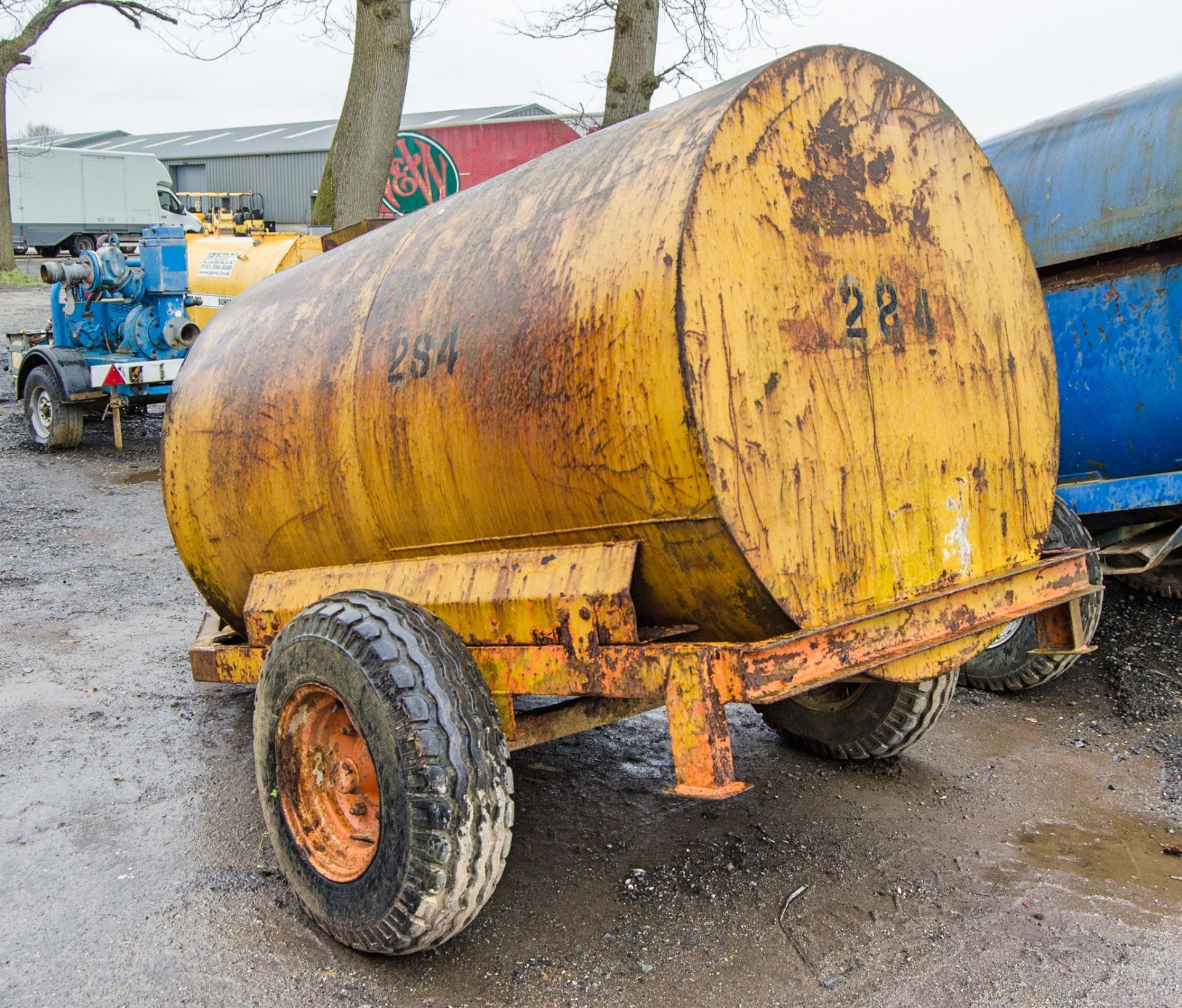 2000 litre site tow bunded fuel bowser c/w manual pump, delivery hose & nozzle 284 - Image 4 of 7