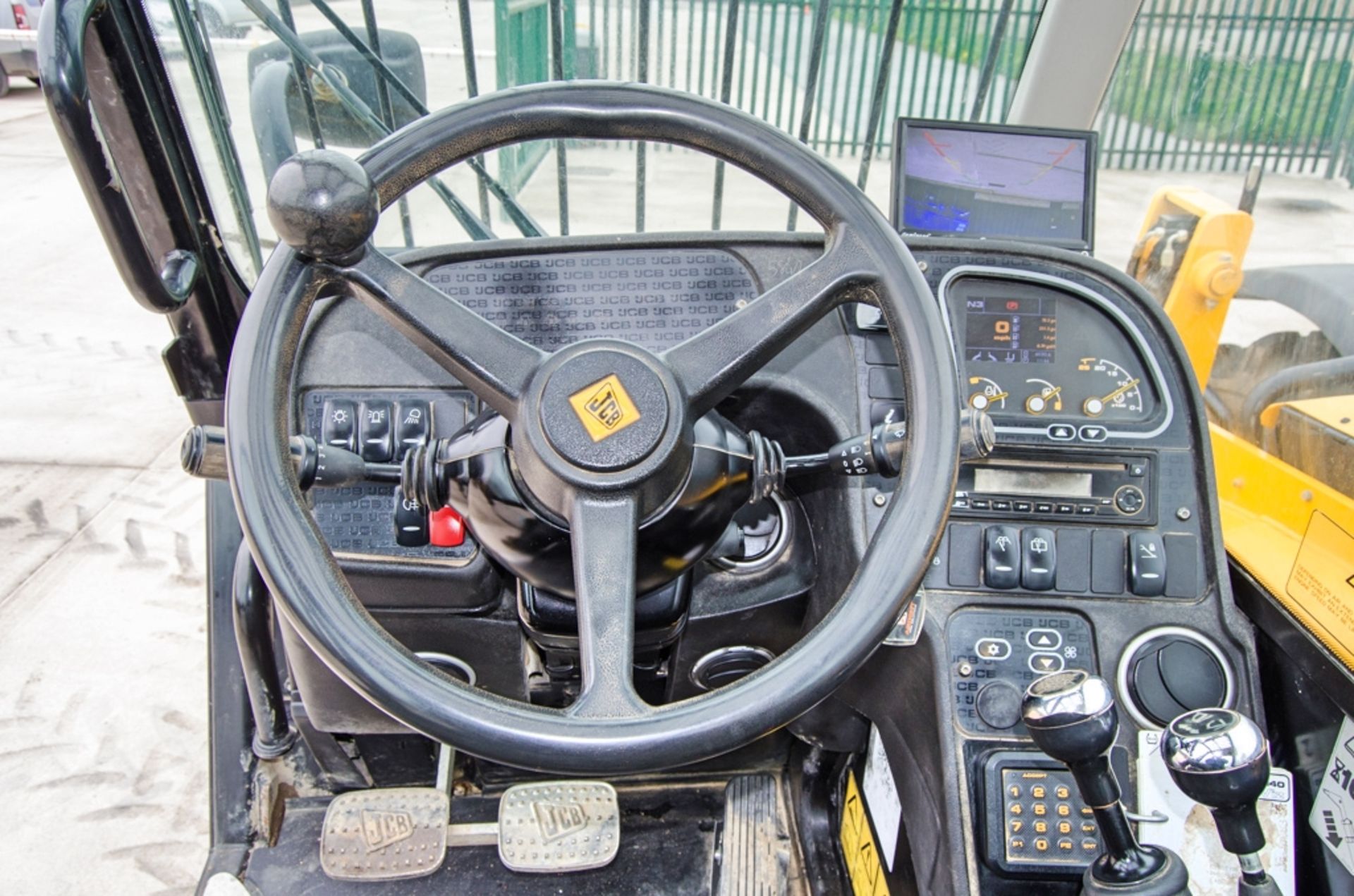 JCB 540-140 Hi-Viz T4 IV 14 metre telescopic handler Year: 2019 S/N: 2792099 Recorded Hours: 6030 - Image 21 of 26