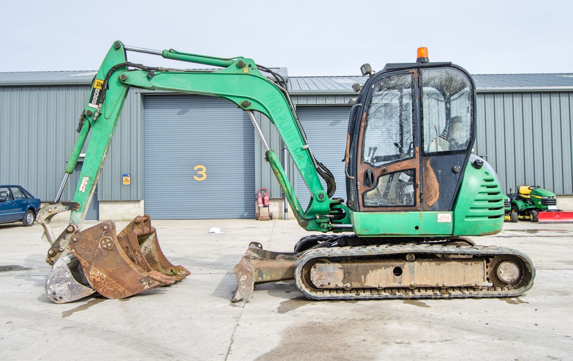 JCB 8052 5 tonne rubber tracked excavator Year: 2006 S/N: 1178225 Recorded Hours: 3203 blade, piped, - Image 7 of 24