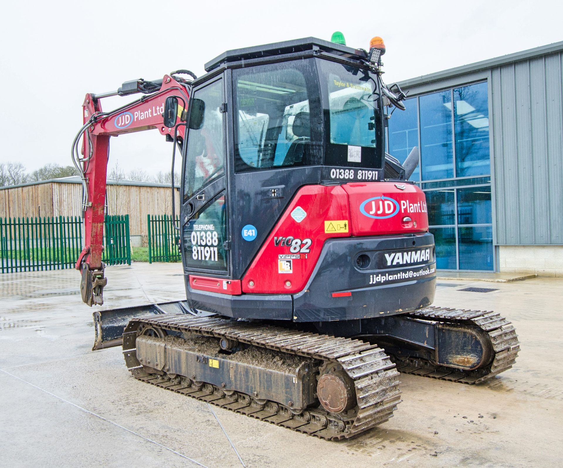 Yanmar VI0 82 VIPPS 2i 8 tonne steel tracked excavator Year: 2022 S/N: J00962 Recorded Hours: 929 - Image 4 of 27