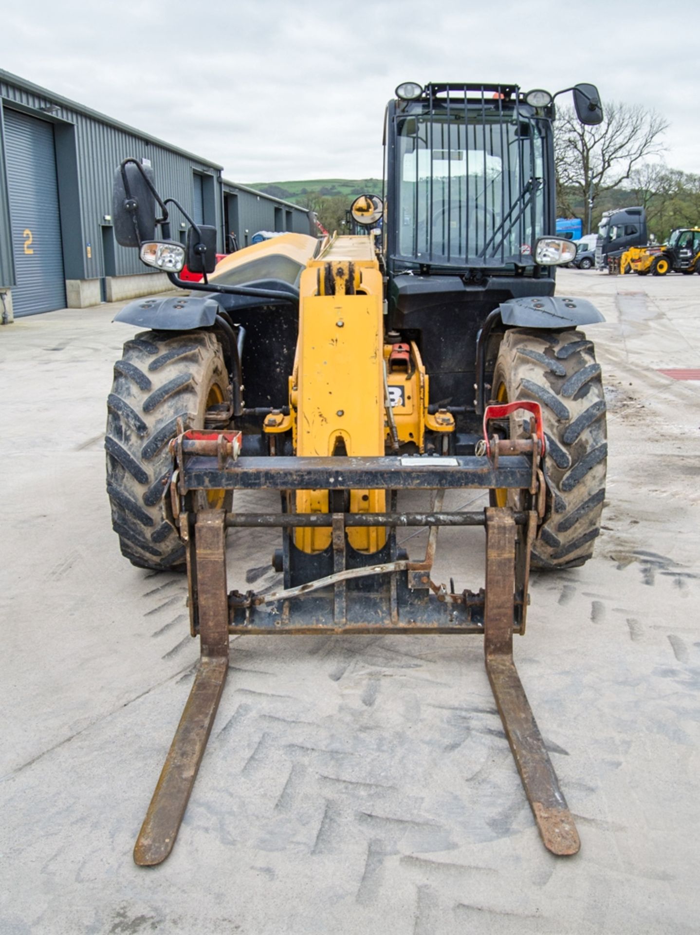 JCB 531-70 T4i IIIB 7 metre telescopic handler Year: 2015 S/N: 2347832 Recorded Hours: 2816 A668970 - Image 5 of 24