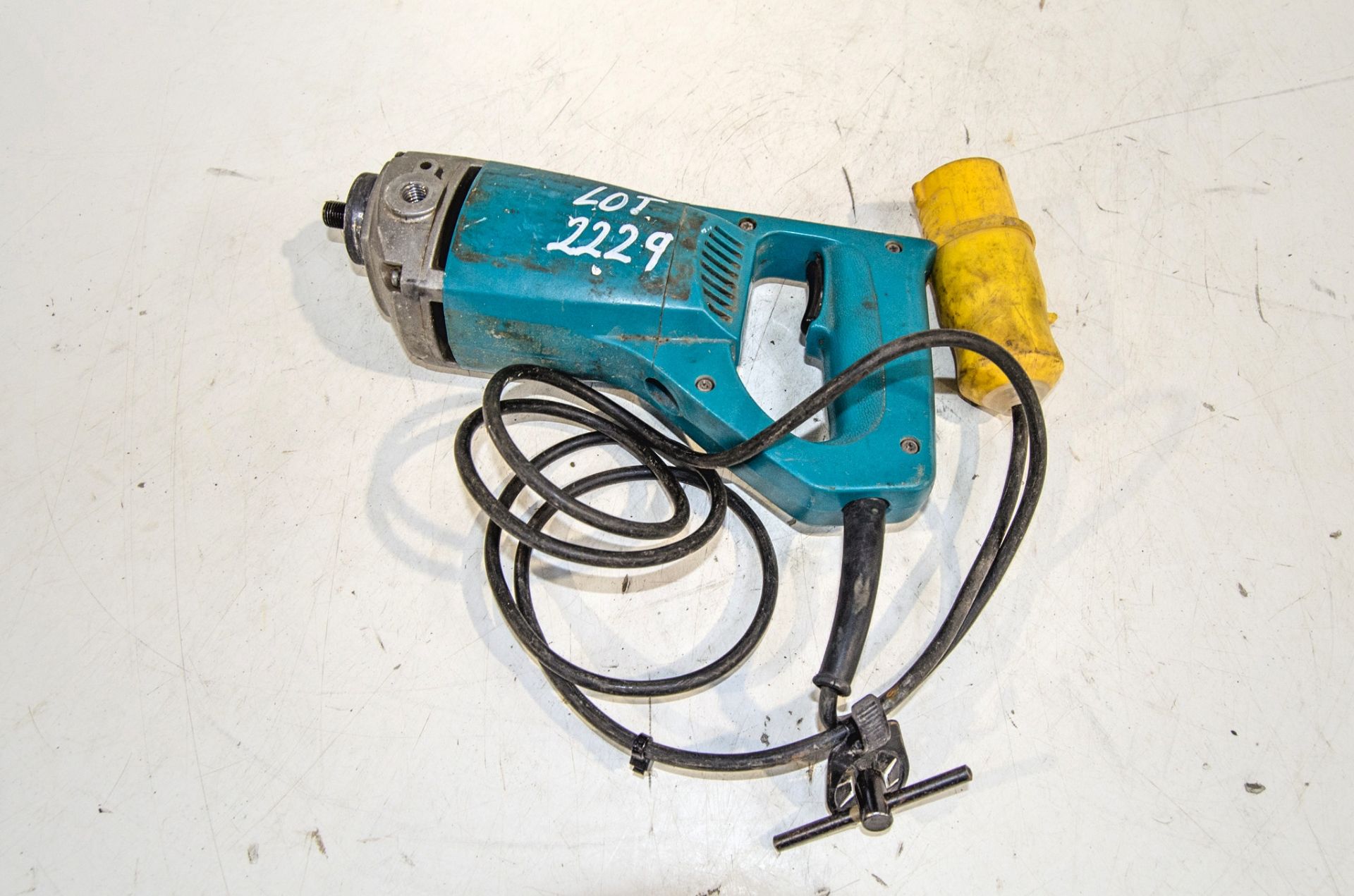 Makita 6300LR 110v diamond core drill ** Chuck missing ** 03090152