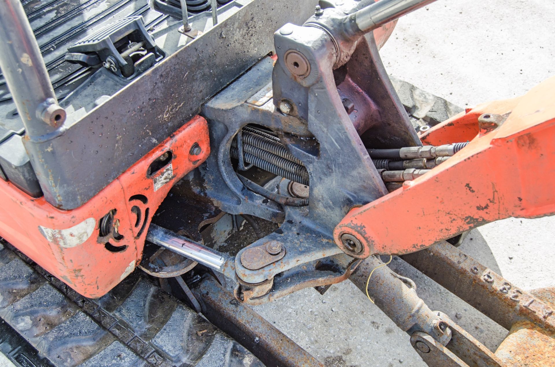 Kubota KX016-4 1.6 tonne rubber tracked mini excavator Year: 2016 S/N: 60063 Recorded Hours: 2880 - Image 18 of 27