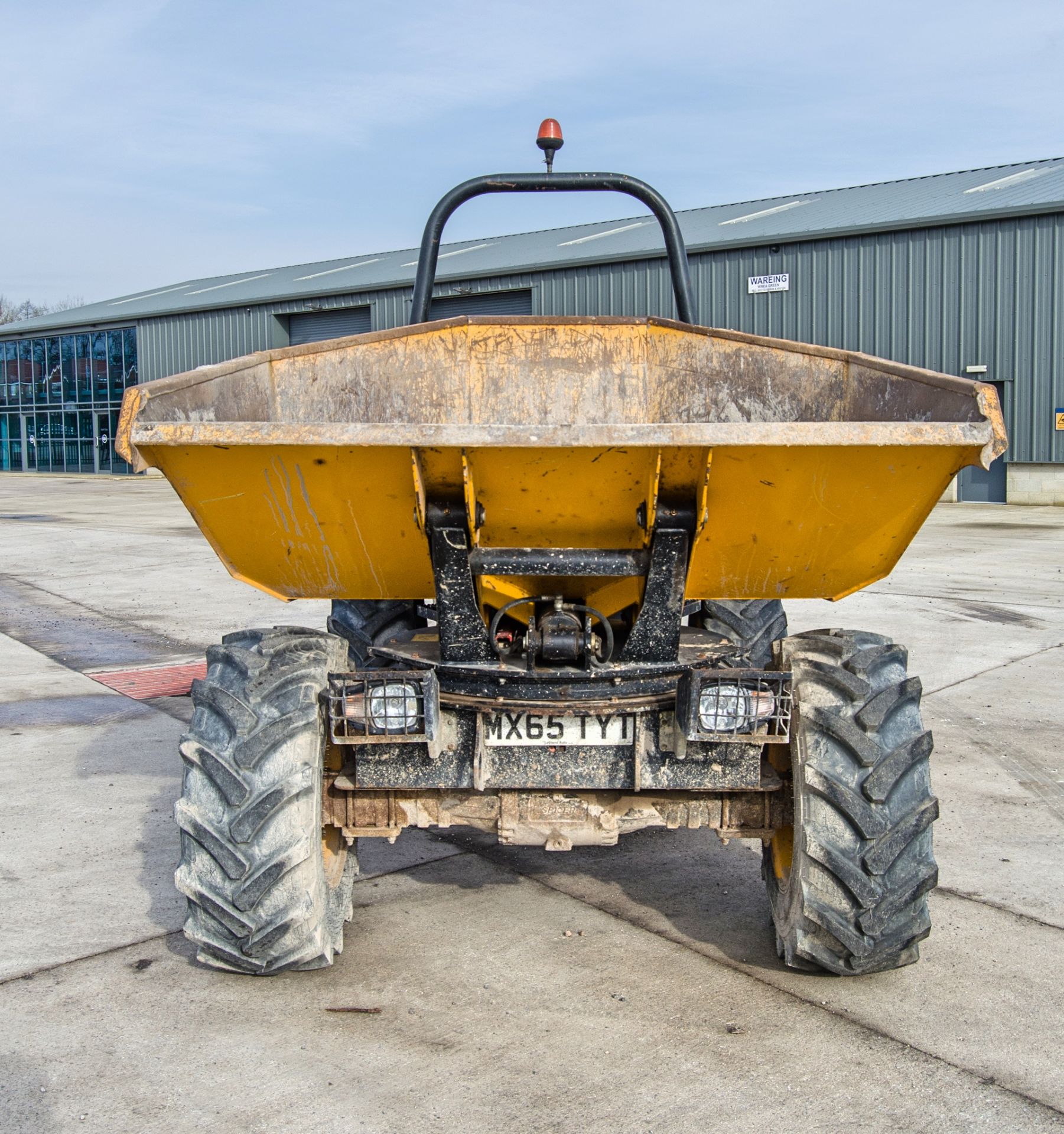 JCB 6 tonne swivel skip dumper Year: 2015 S/N: EFFRL8757 Recorded Hours: 2212 c/w V5C certificate - Image 5 of 23