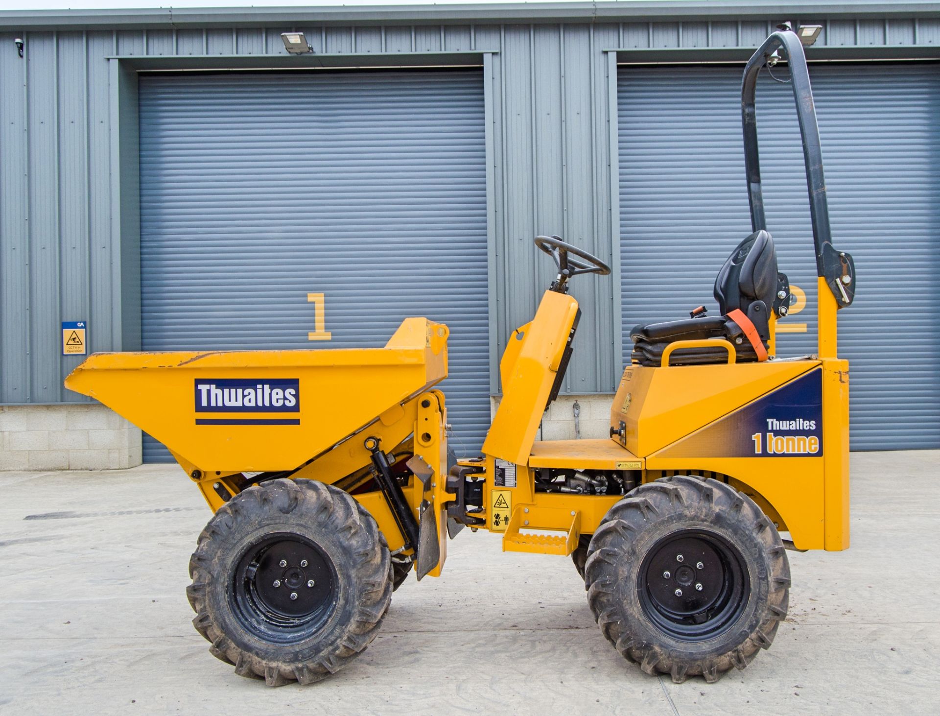 Thwaites 1 tonne hi-tip dumper Year: 2021 S/N: 2101F4144 Recorded Hours: 327 2104TWT905 - Image 8 of 23