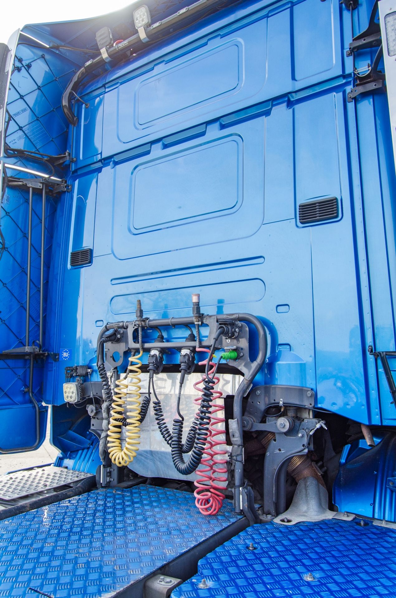 Scania R580 V8 Blue Stream 6x2 tractor unit Registration Number: NO58 LUE  Date of Registration: - Image 11 of 34
